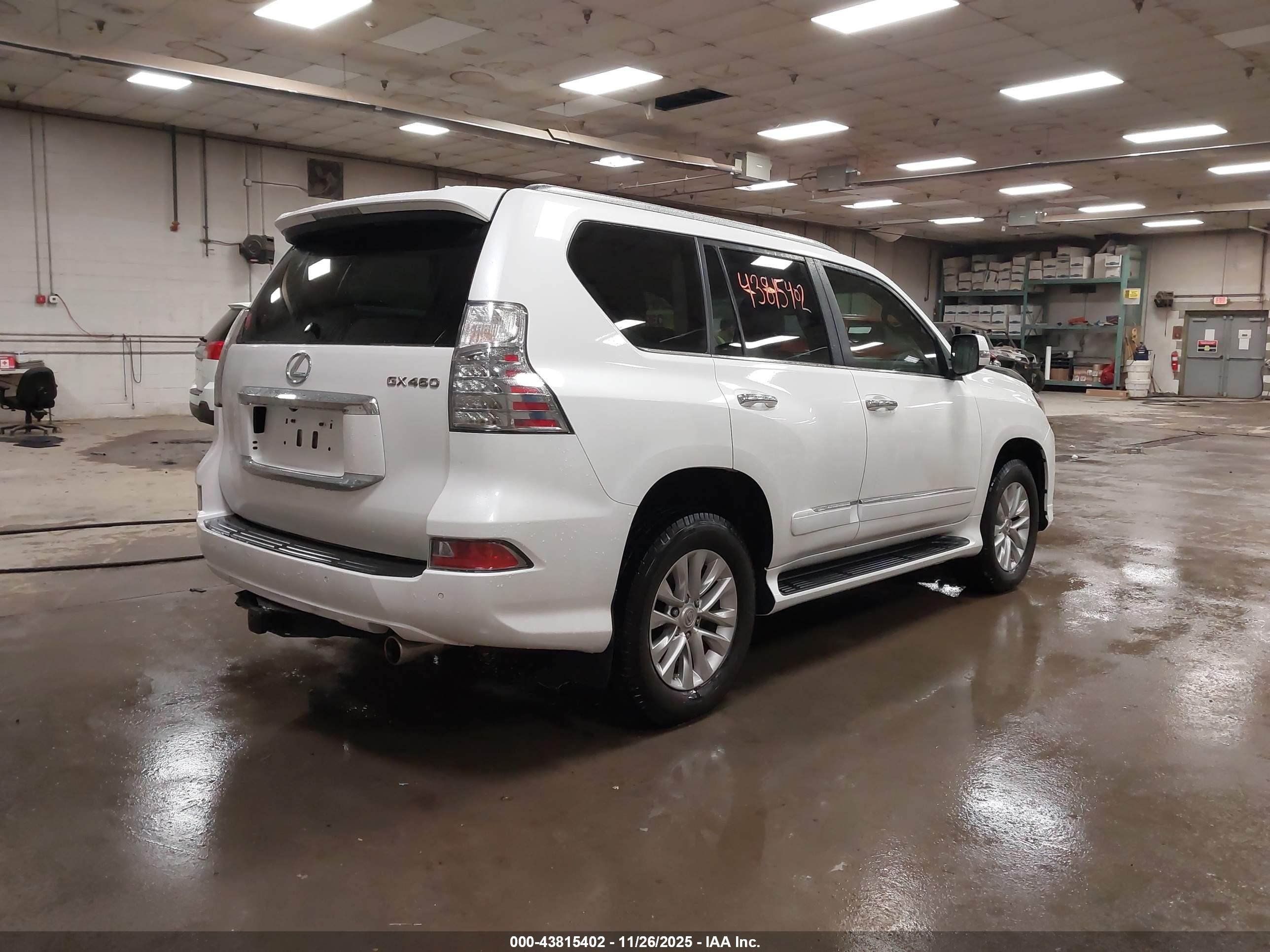 LEXUS GX image 4
