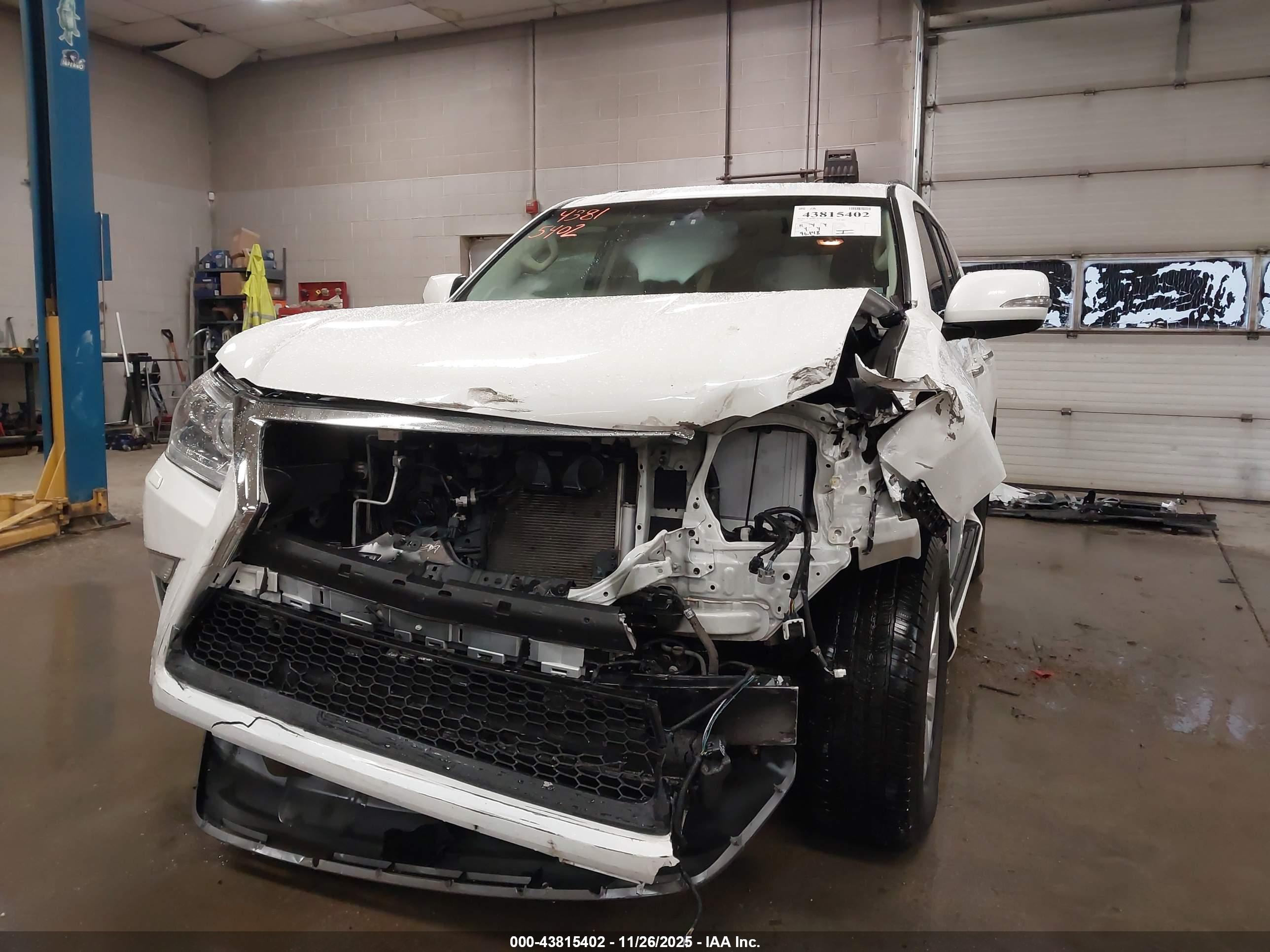 LEXUS GX image 6