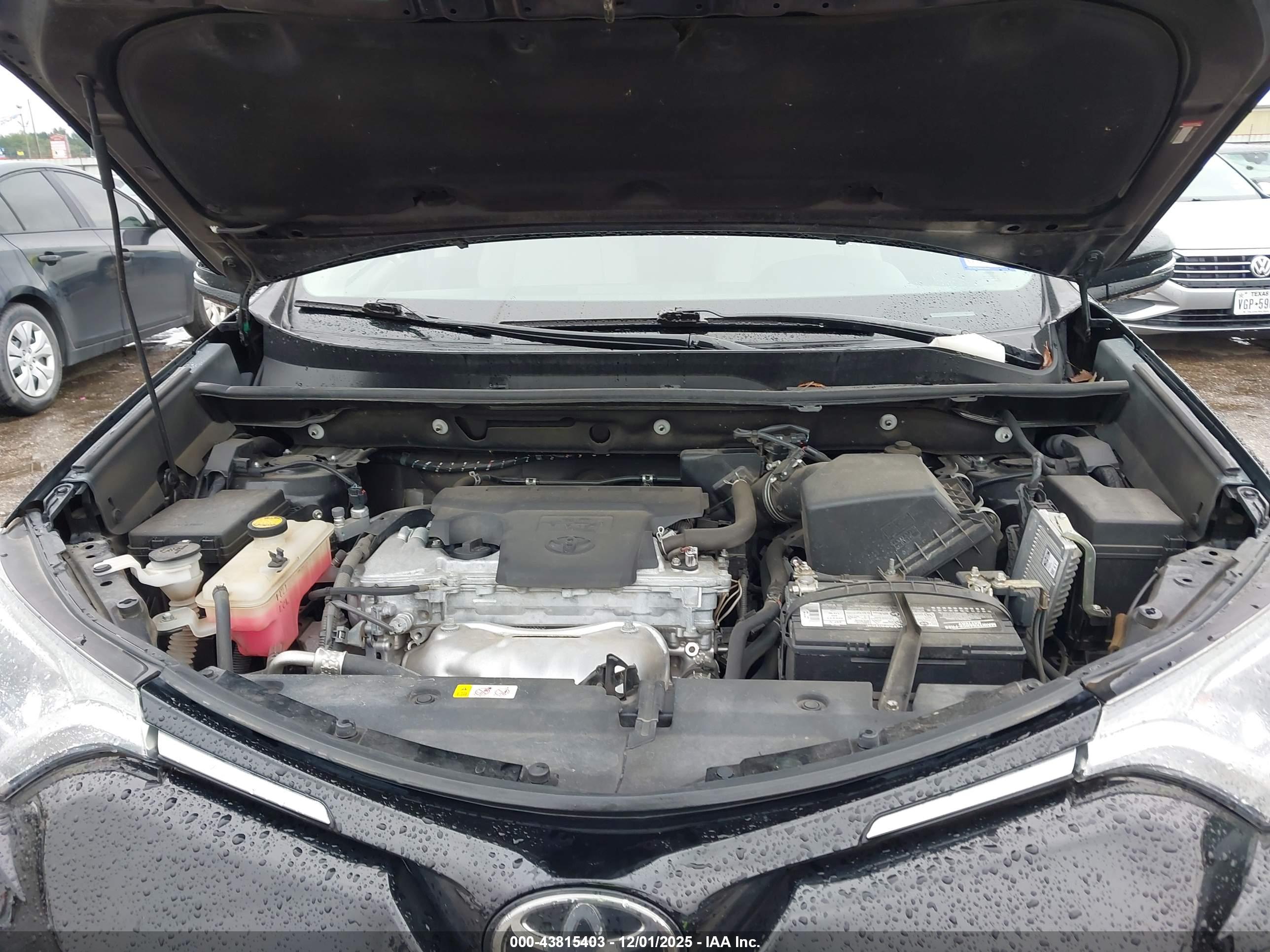 TOYOTA RAV4 image 10