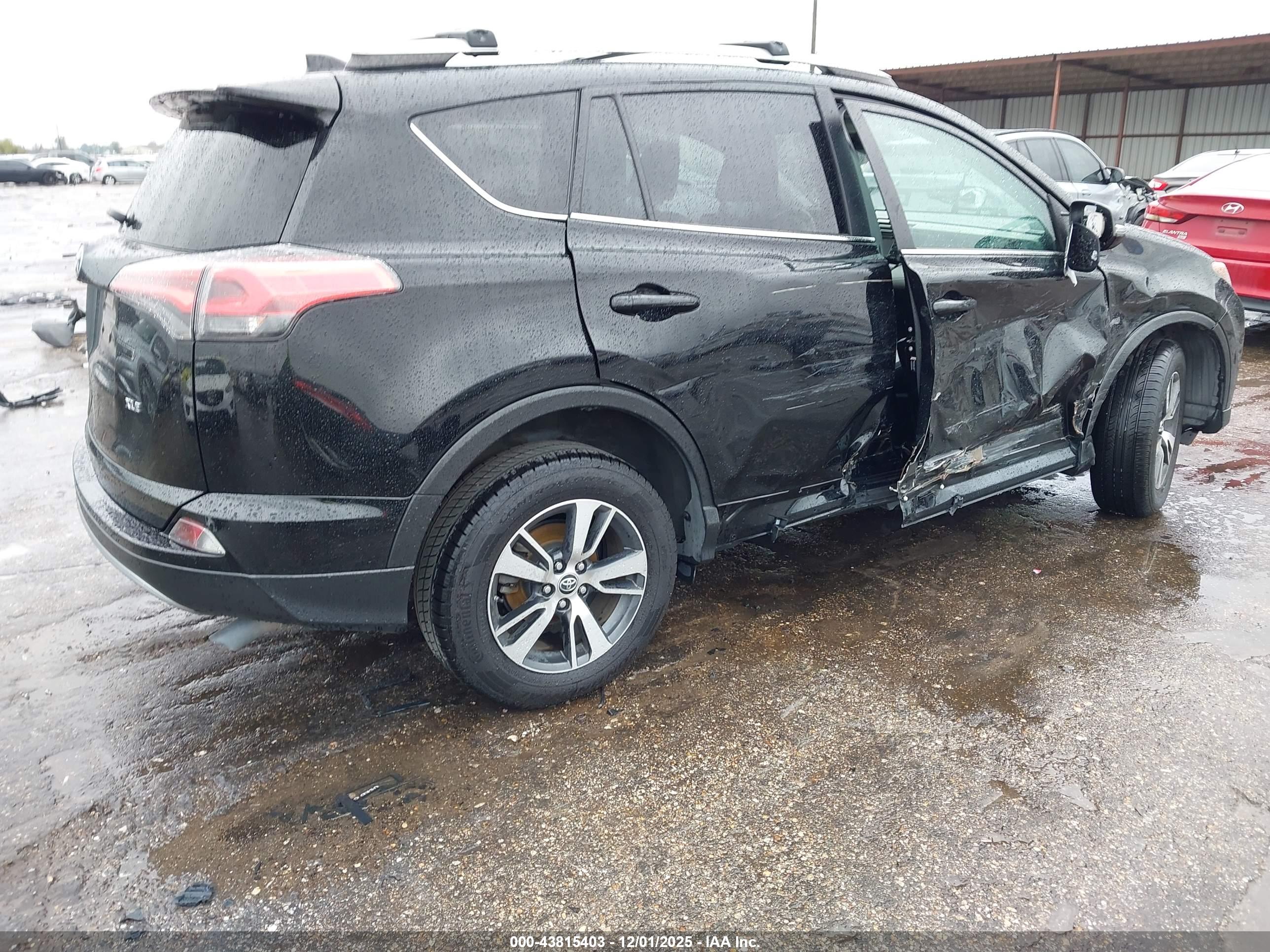 TOYOTA RAV4 image 4