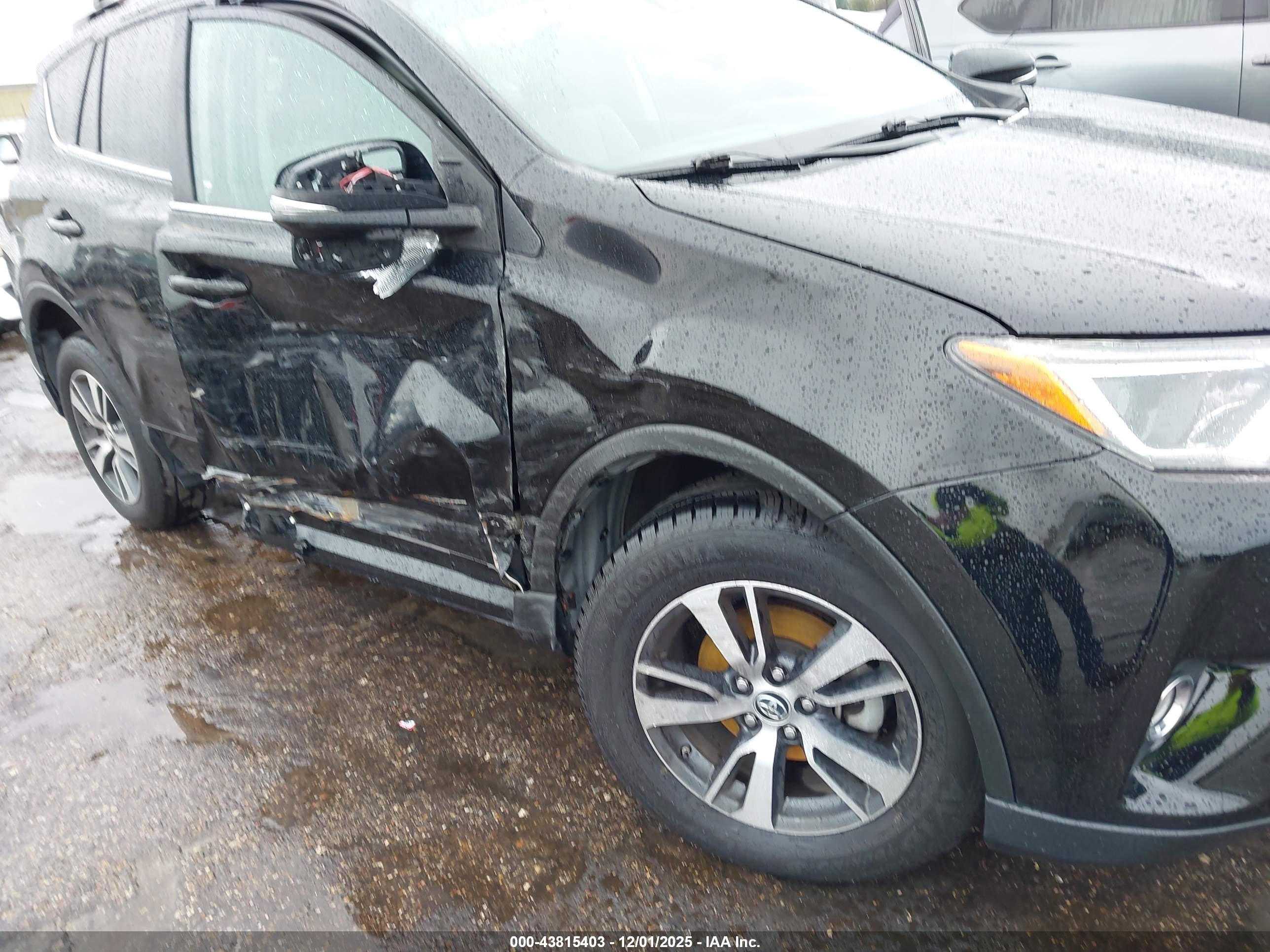 TOYOTA RAV4 image 6