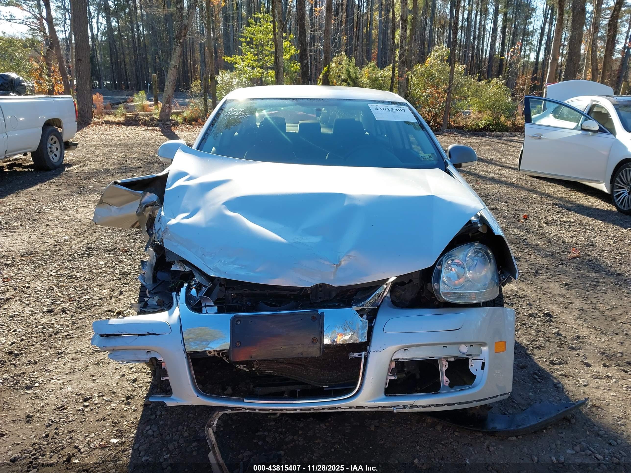 VOLKSWAGEN JETTA image 6