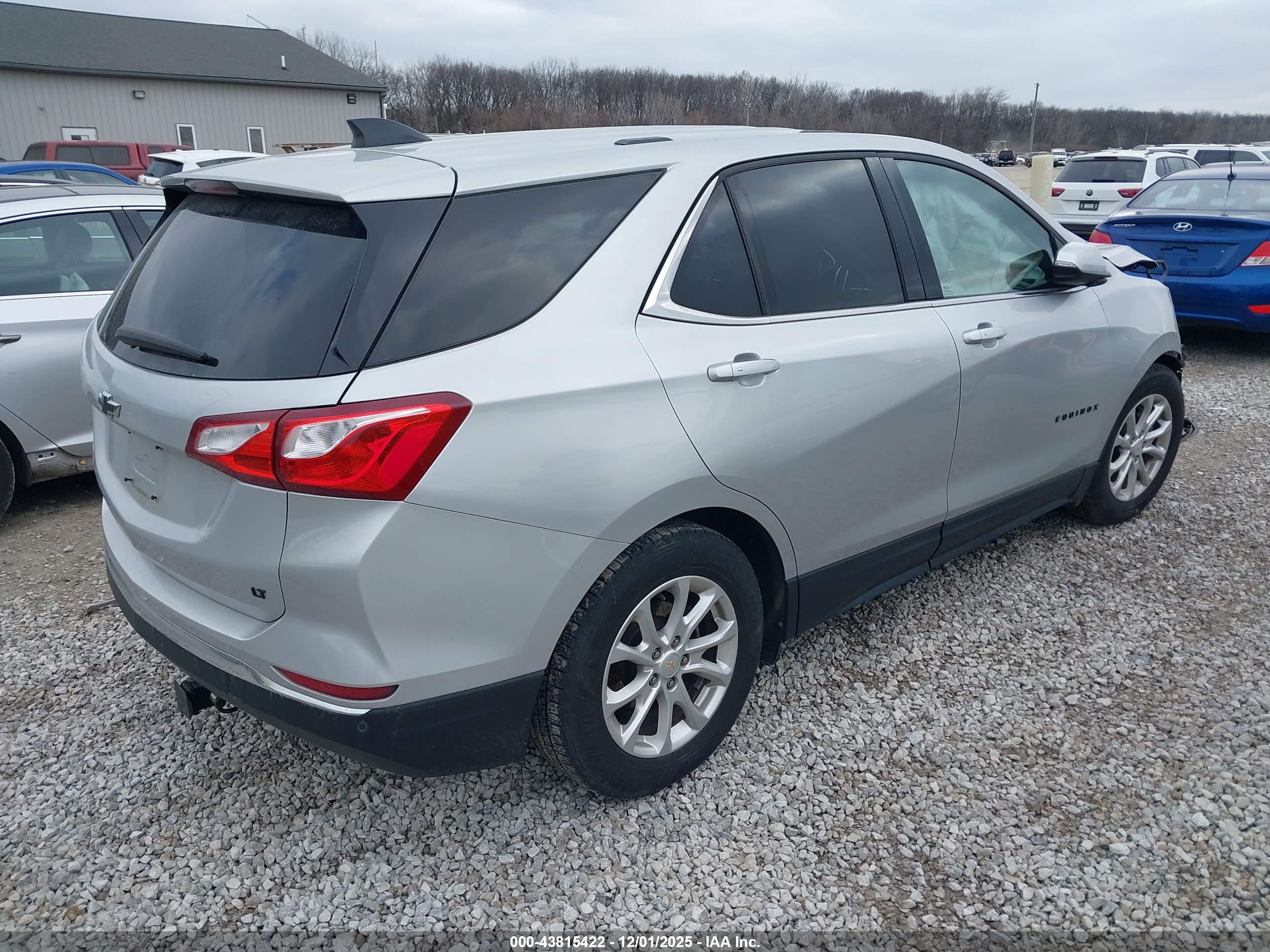 CHEVROLET EQUINOX image 4