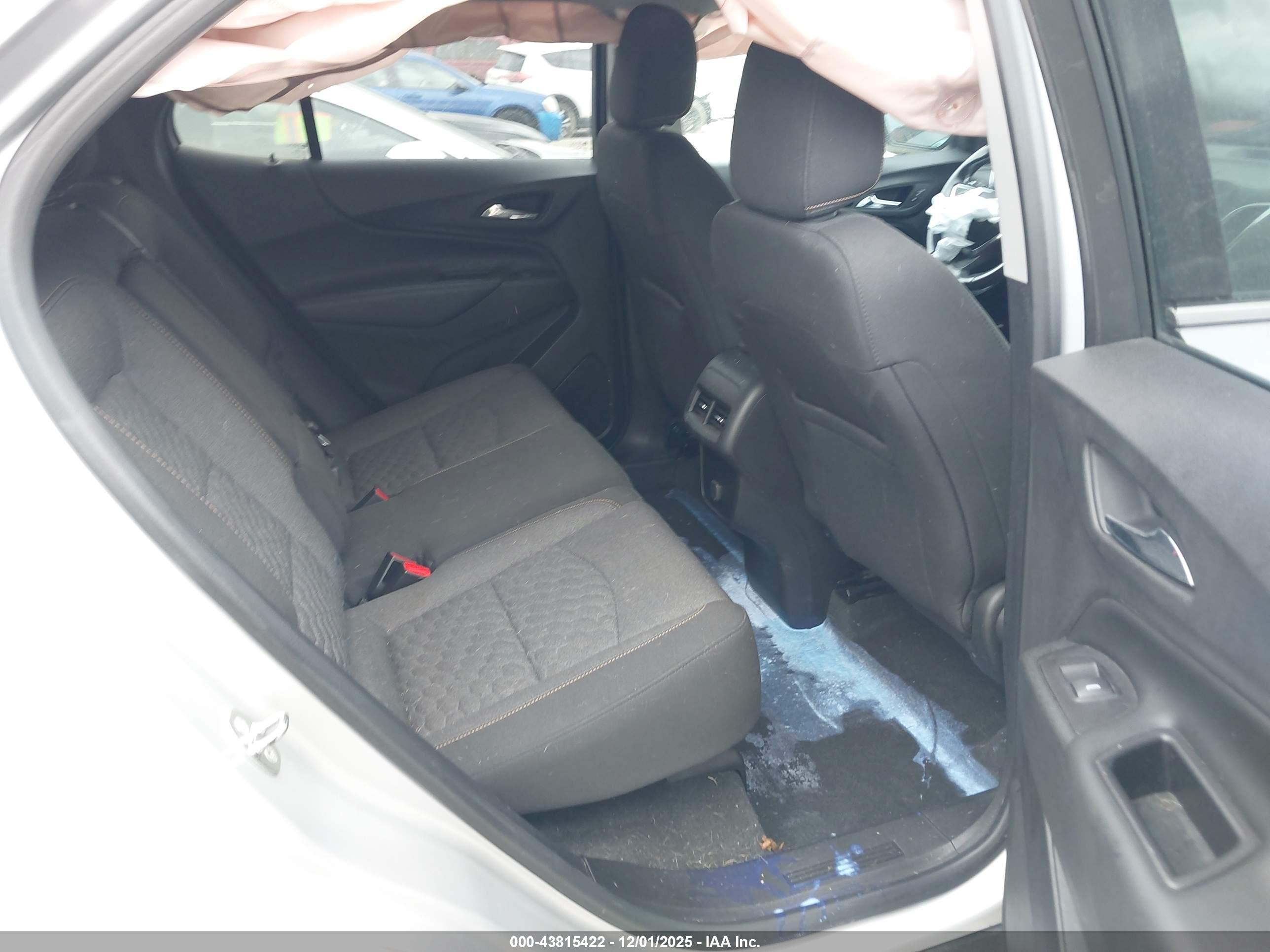CHEVROLET EQUINOX image 8