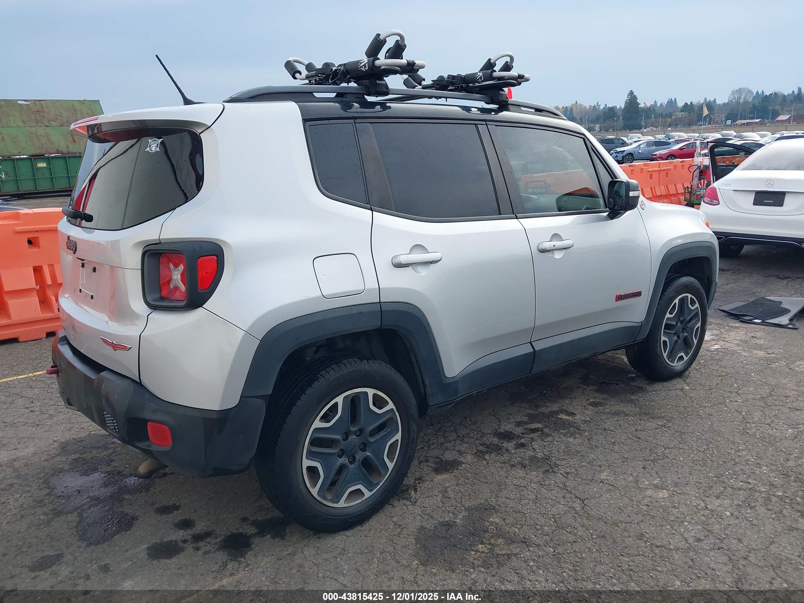 JEEP RENEGADE image 4