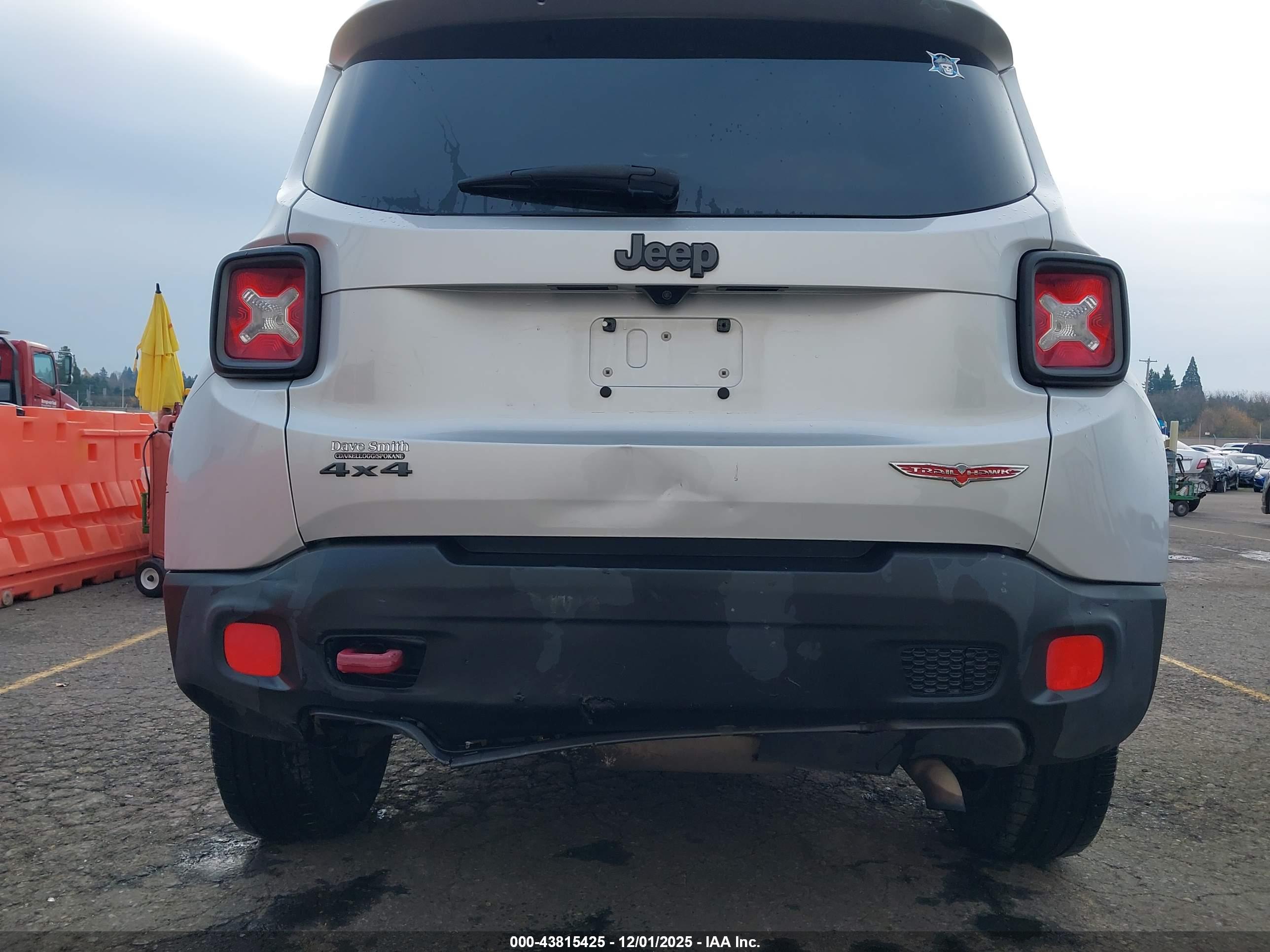 JEEP RENEGADE image 6