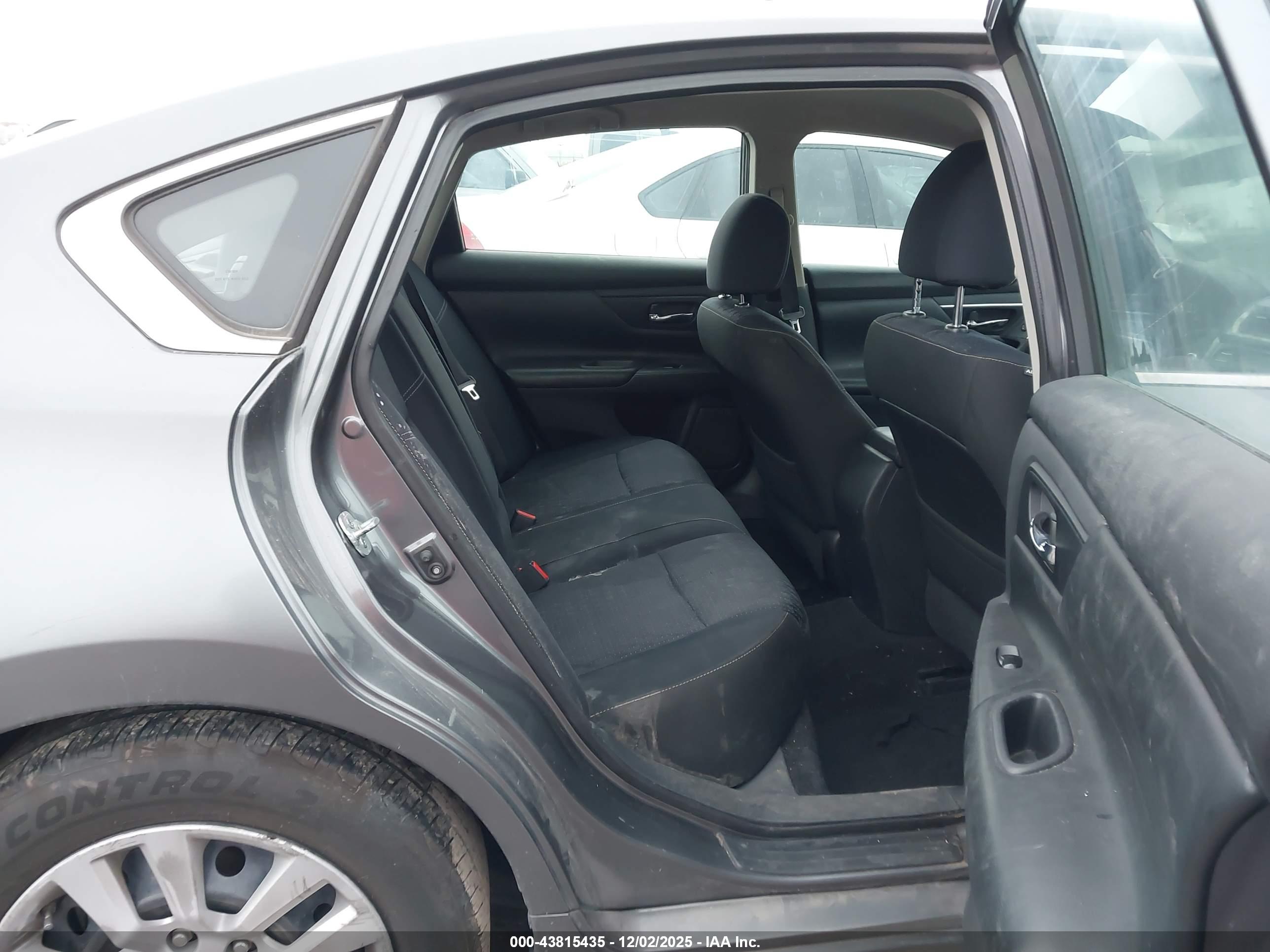 NISSAN ALTIMA image 8