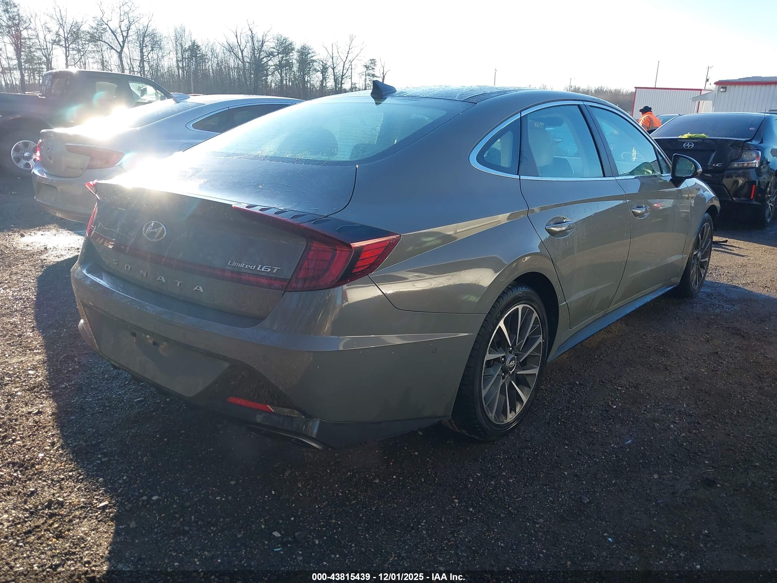 HYUNDAI SONATA image 4