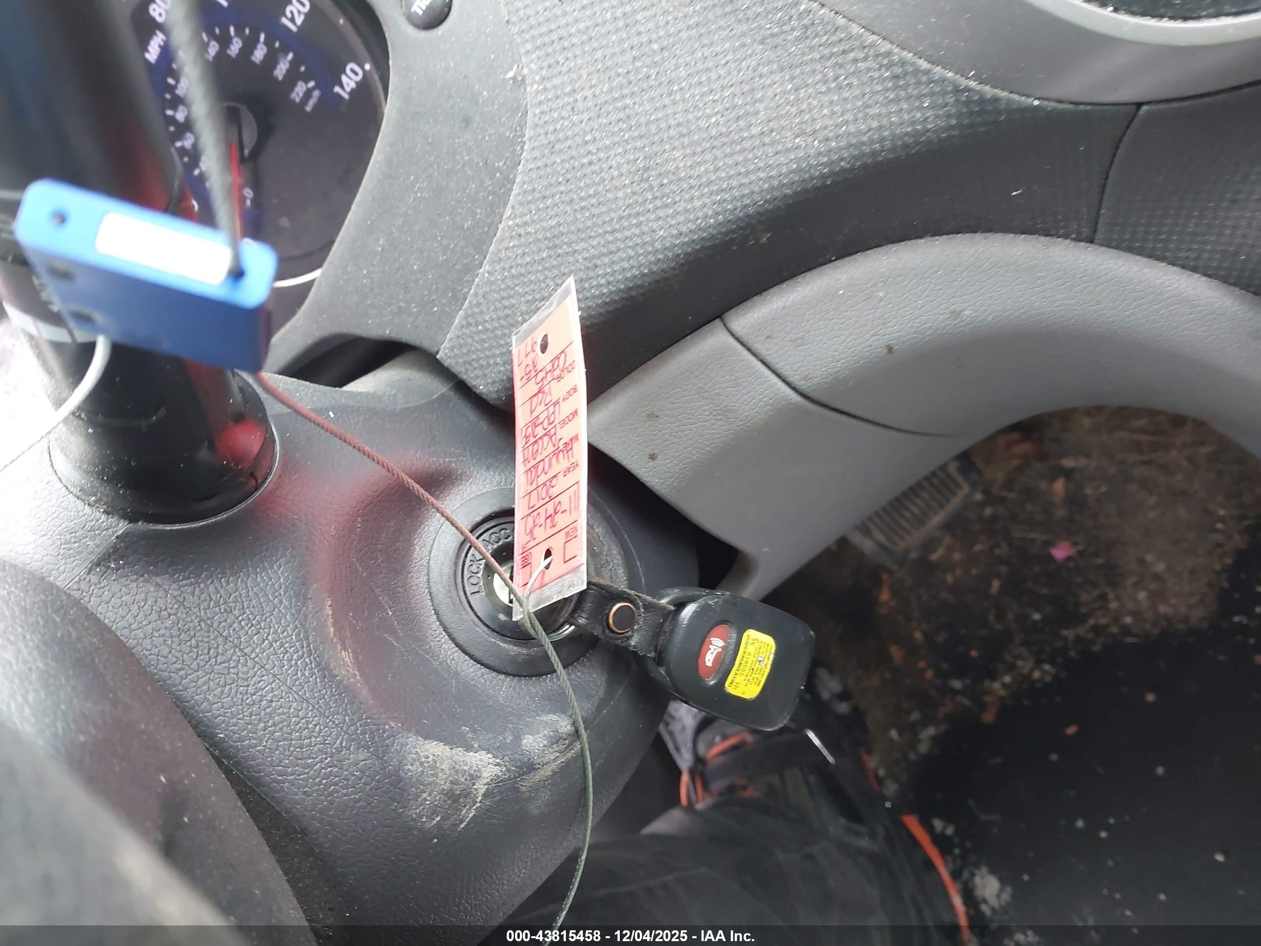HYUNDAI ACCENT image 11