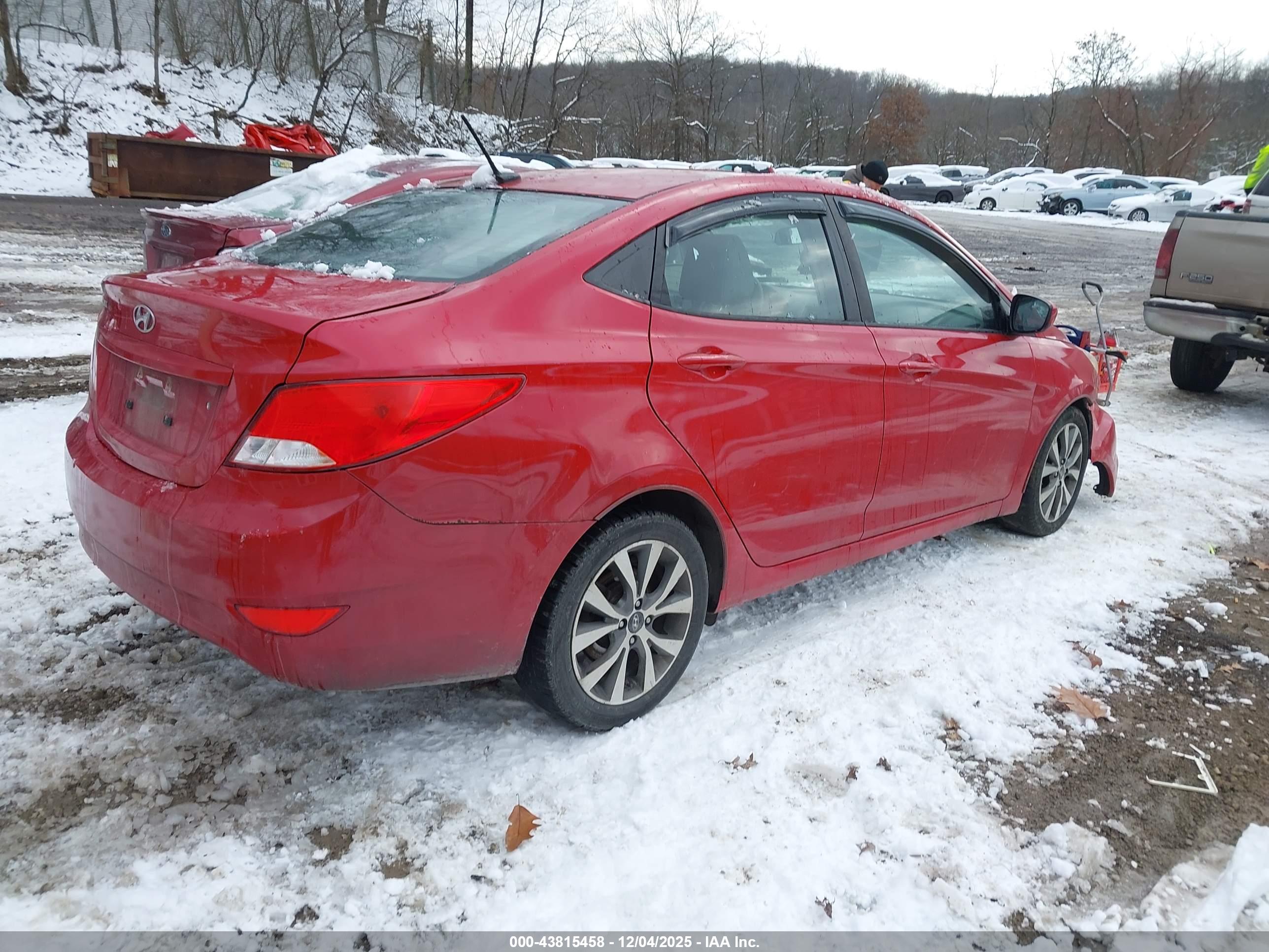 HYUNDAI ACCENT image 4