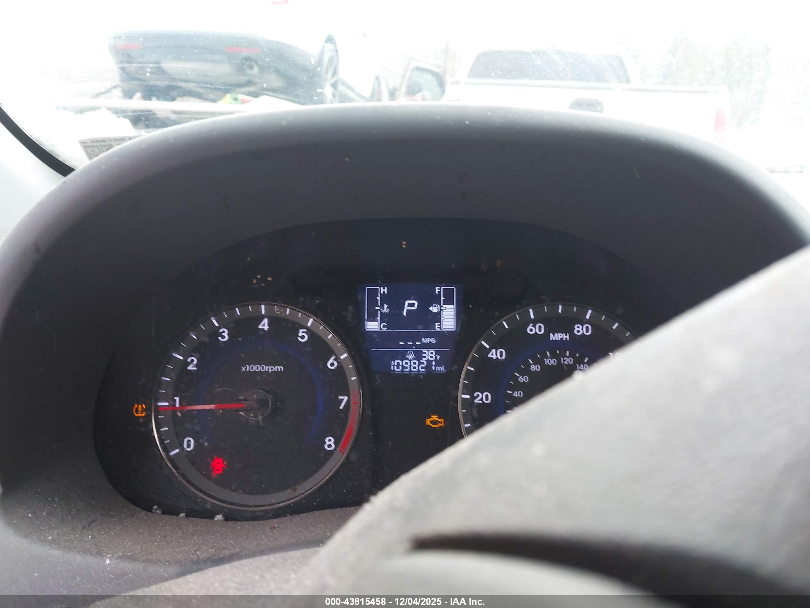 HYUNDAI ACCENT image 7