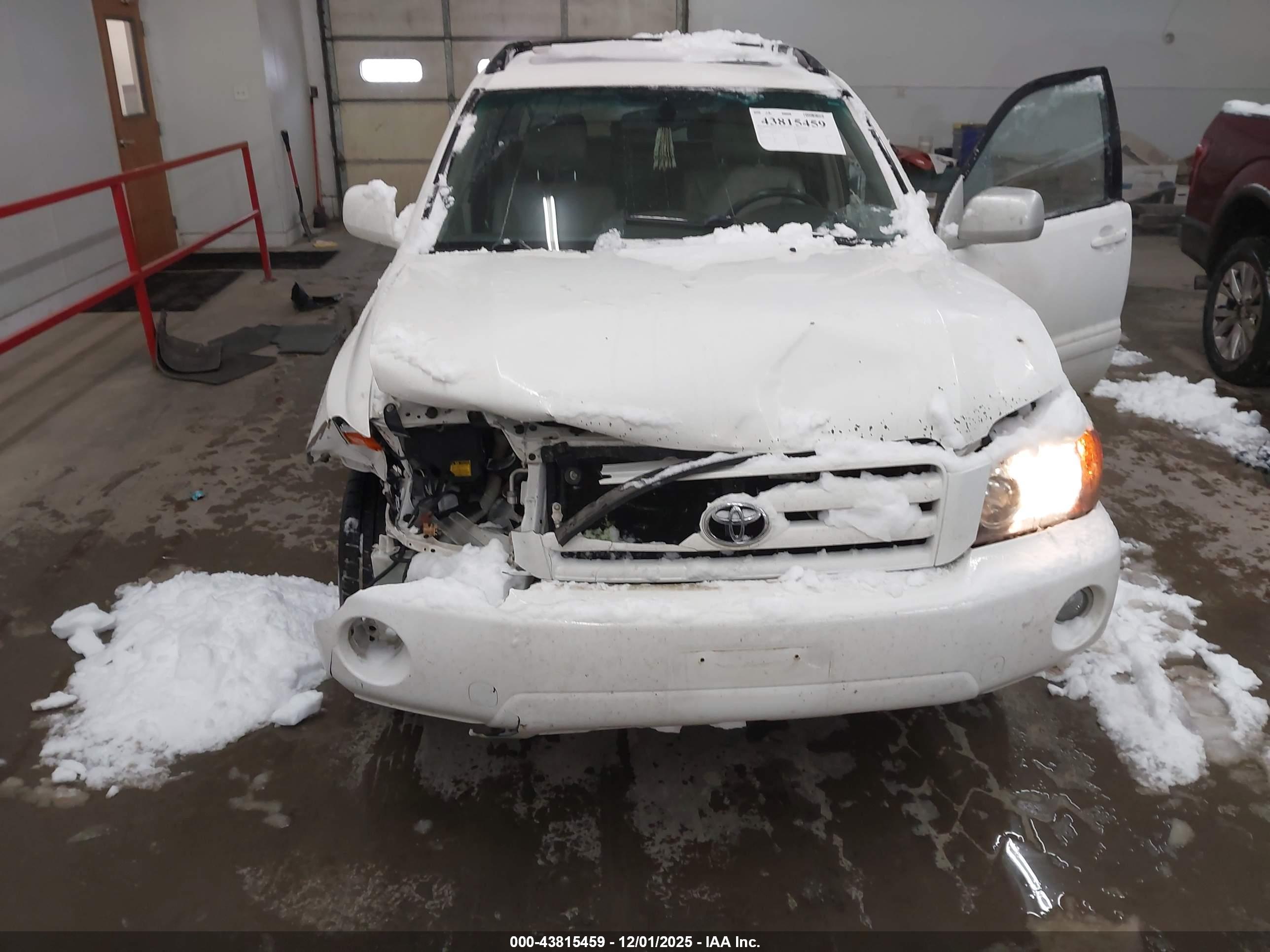 TOYOTA HIGHLANDER image 6