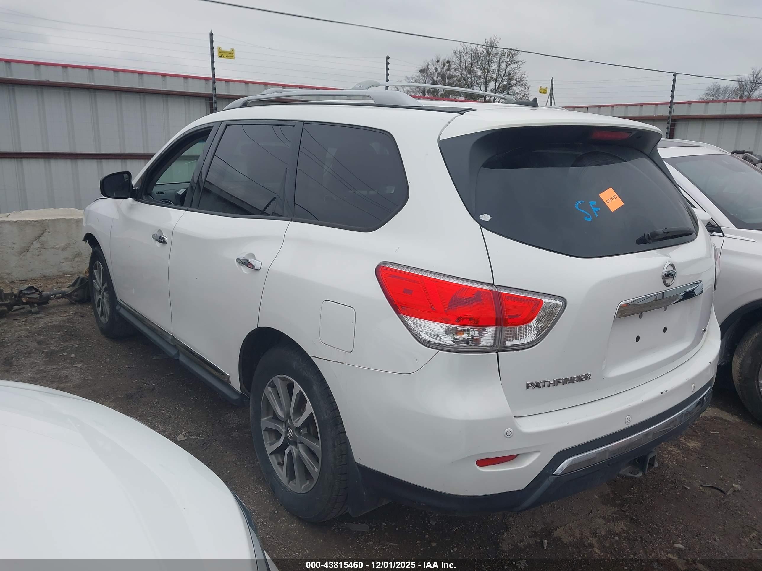 NISSAN PATHFINDER image 3