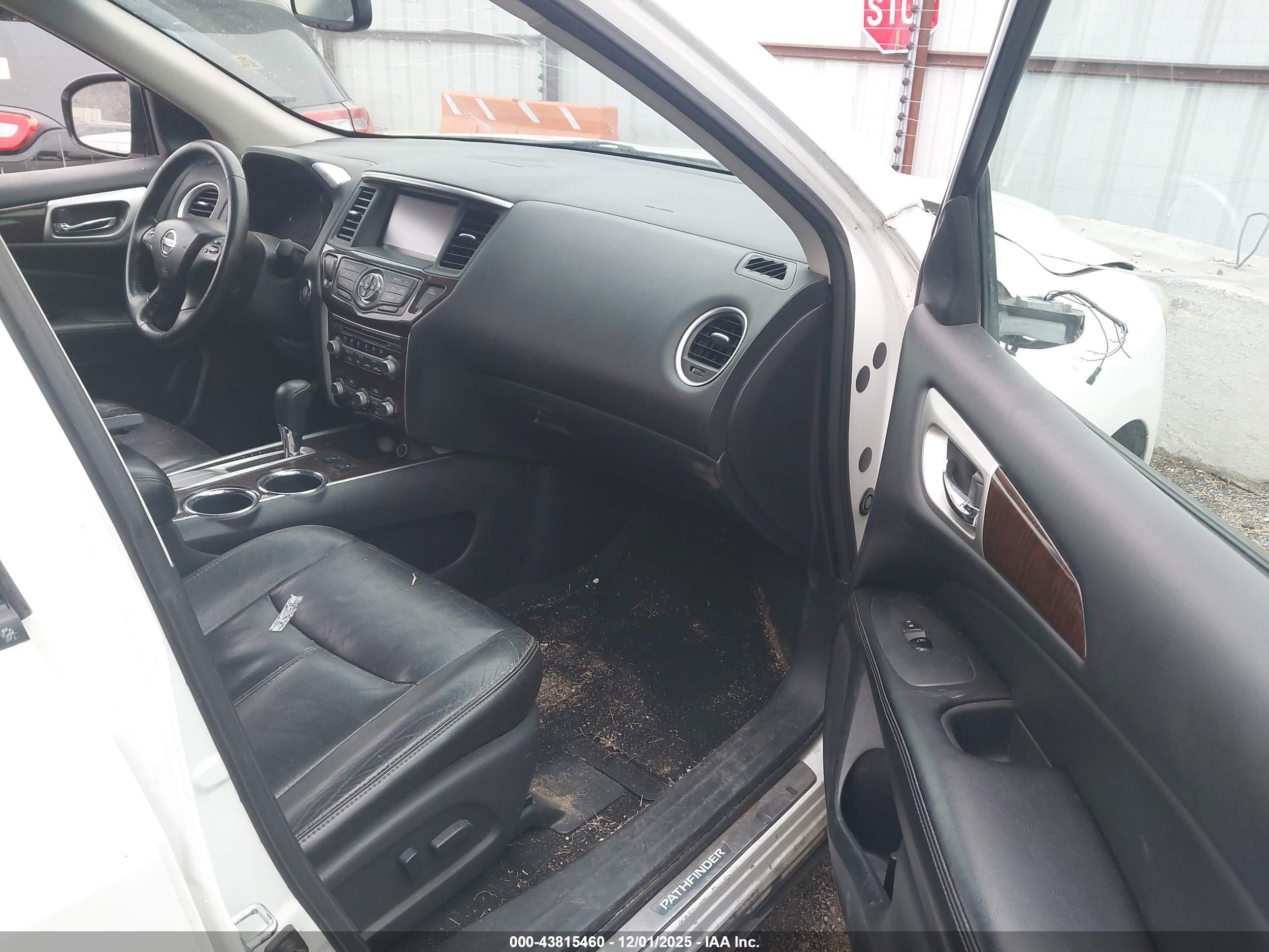 NISSAN PATHFINDER image 5