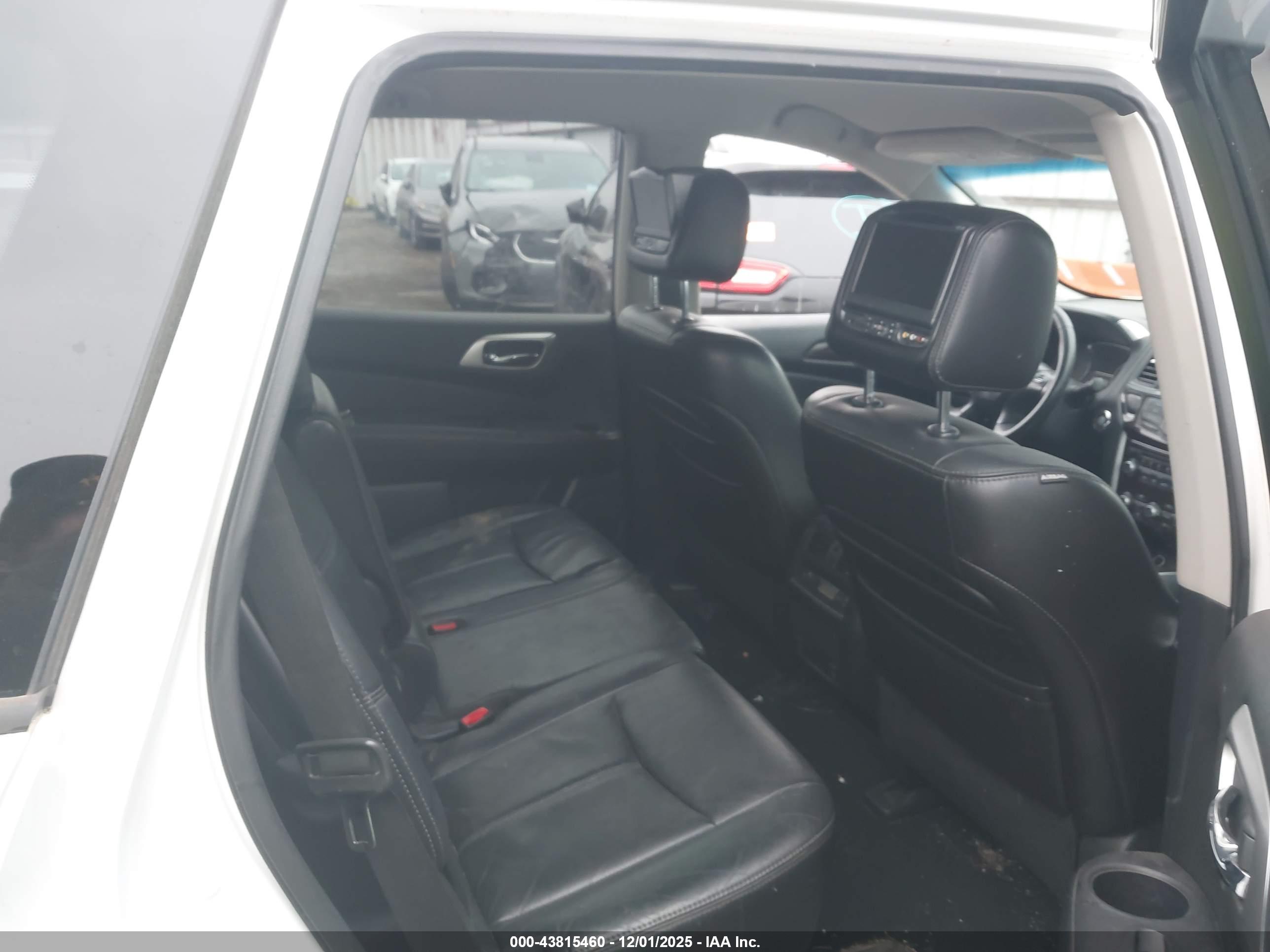 NISSAN PATHFINDER image 8
