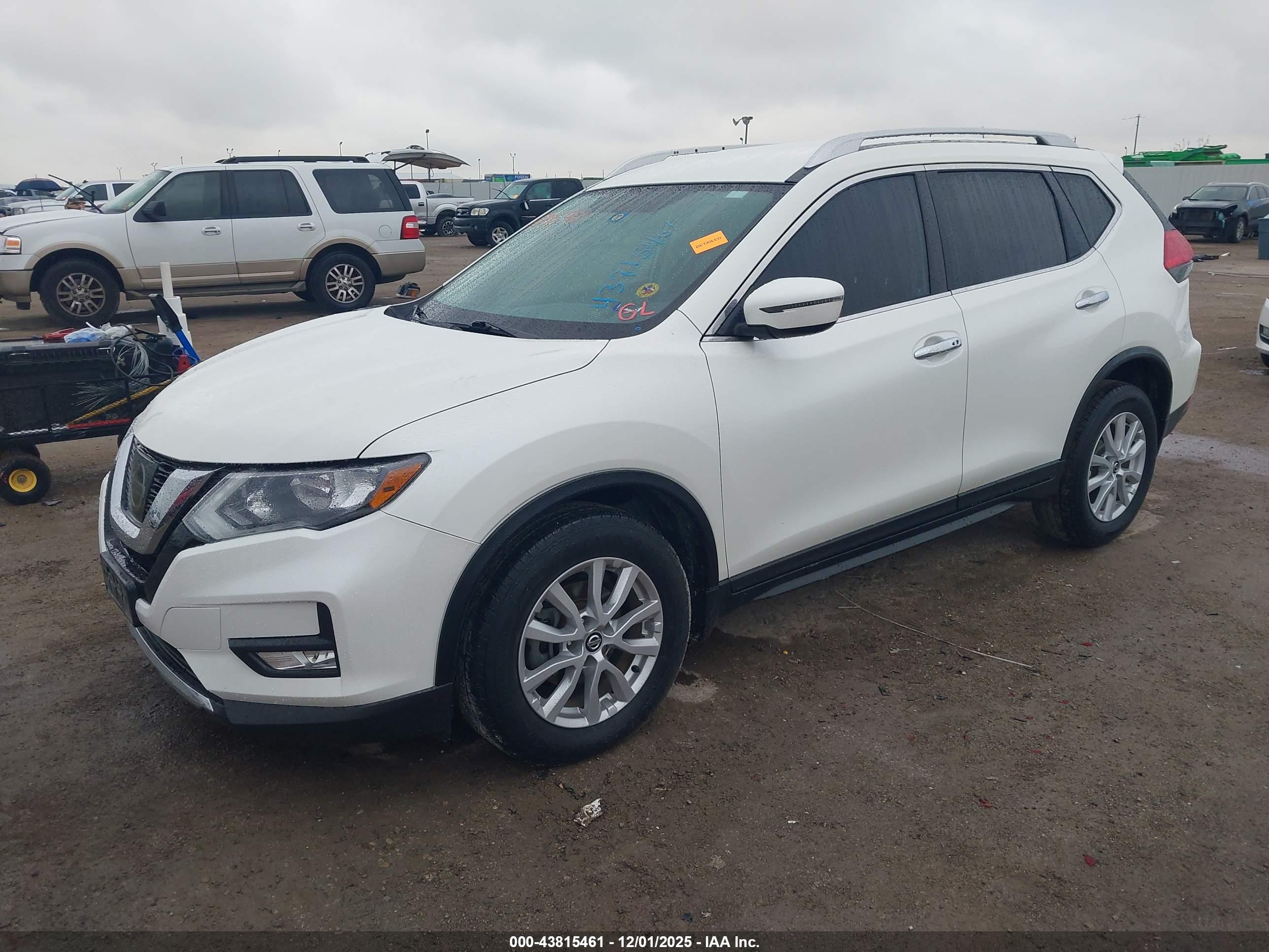 NISSAN ROGUE image 2