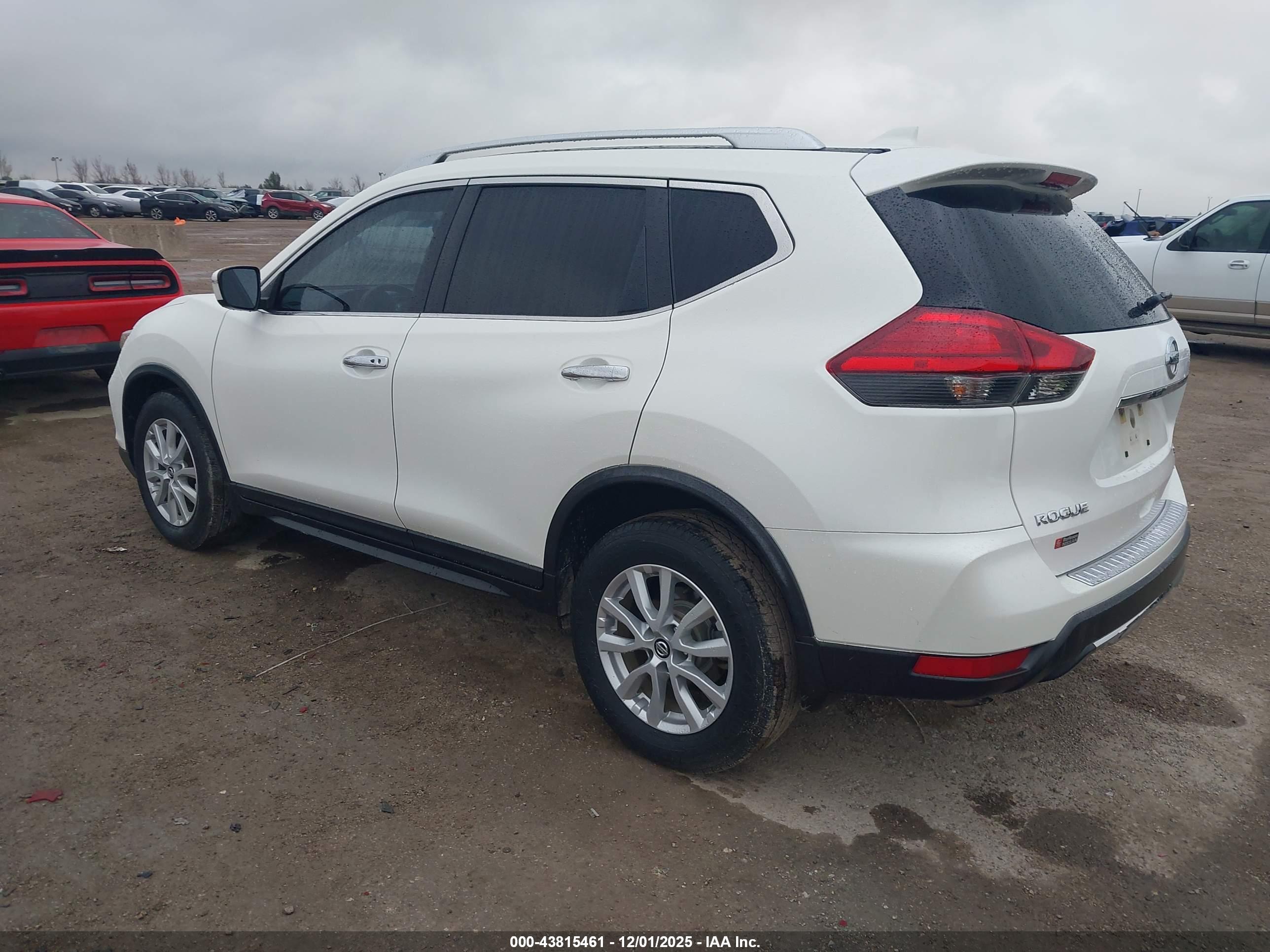 NISSAN ROGUE image 3