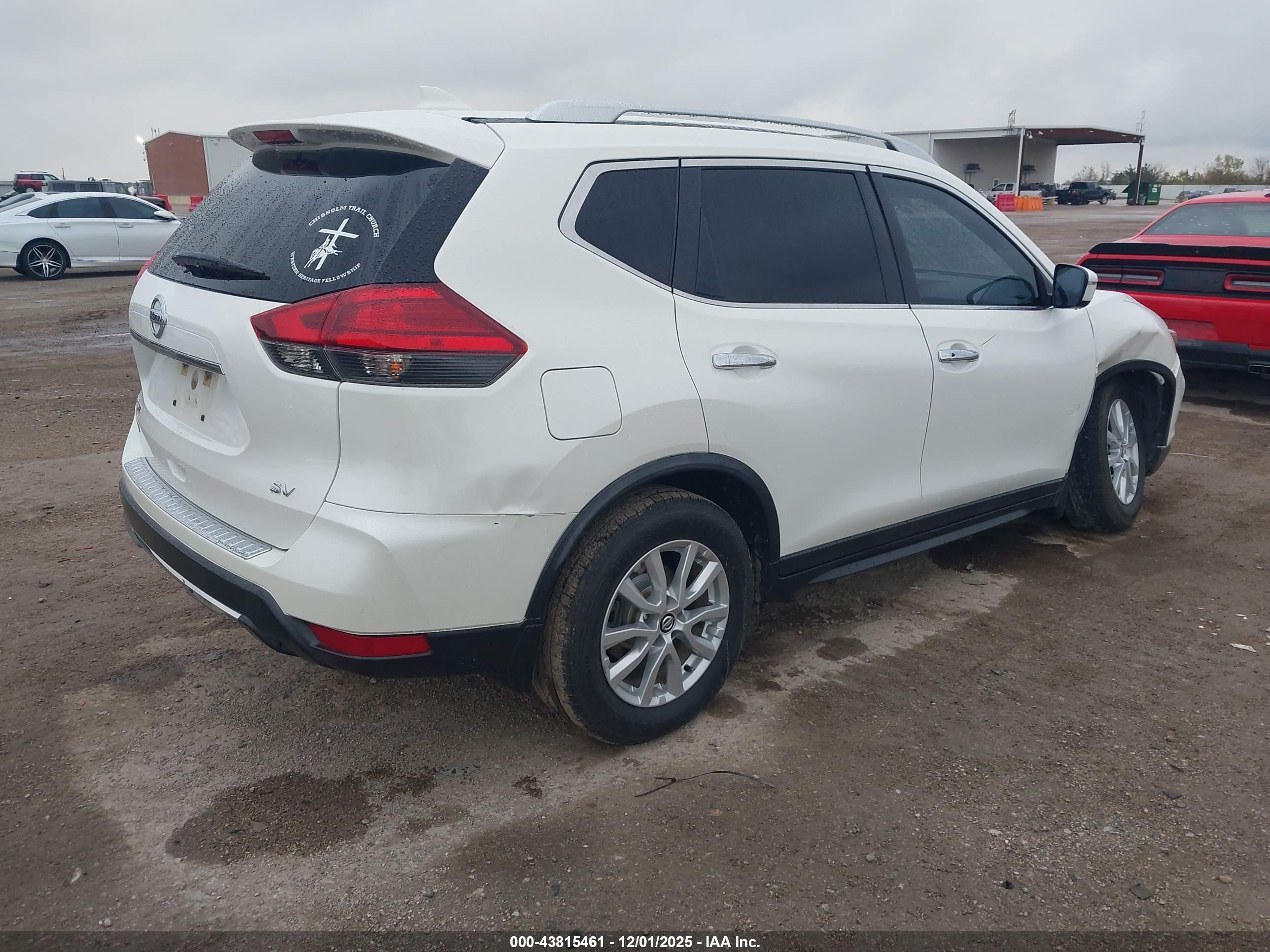 NISSAN ROGUE image 4
