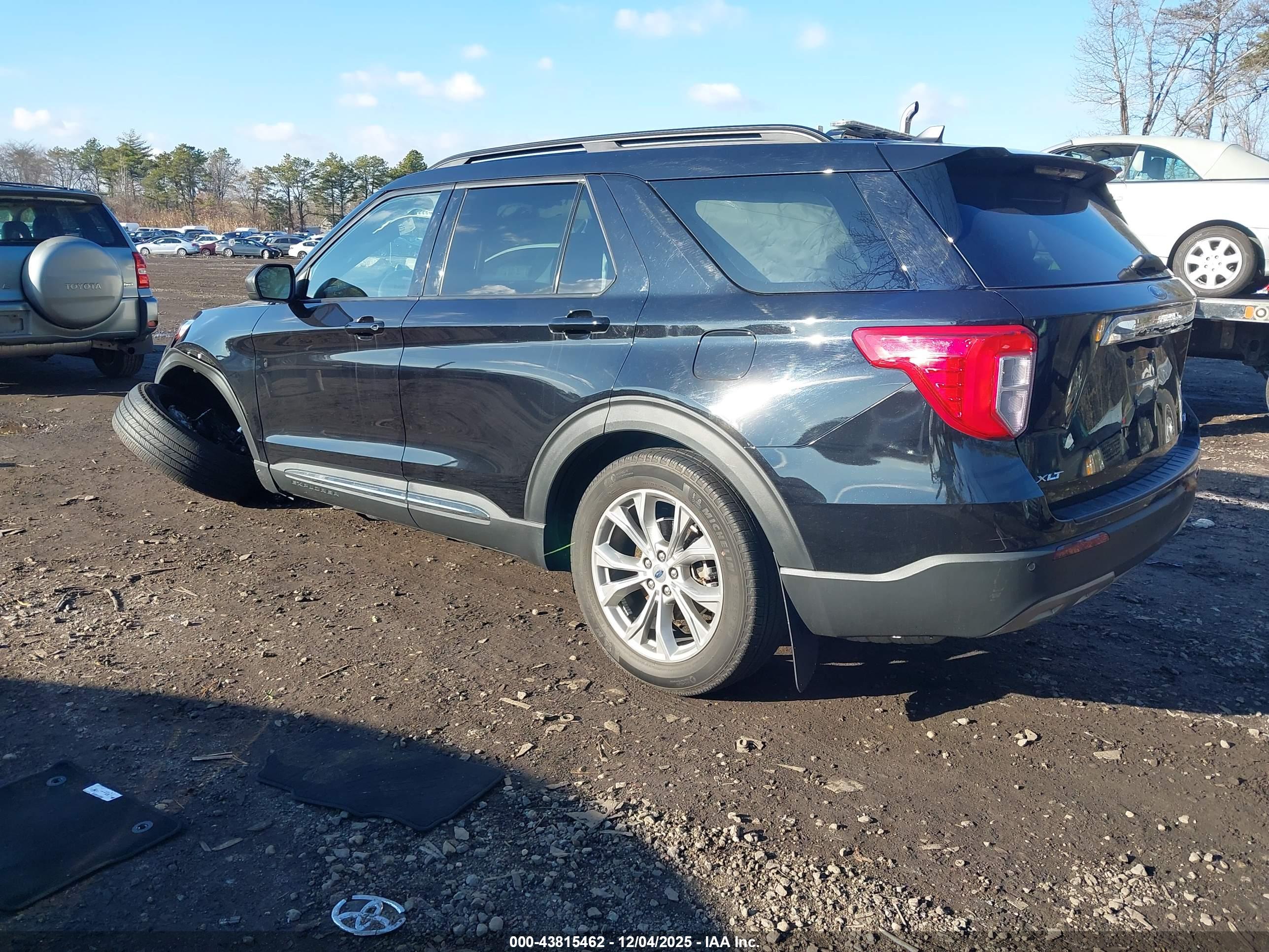 FORD EXPLORER image 3