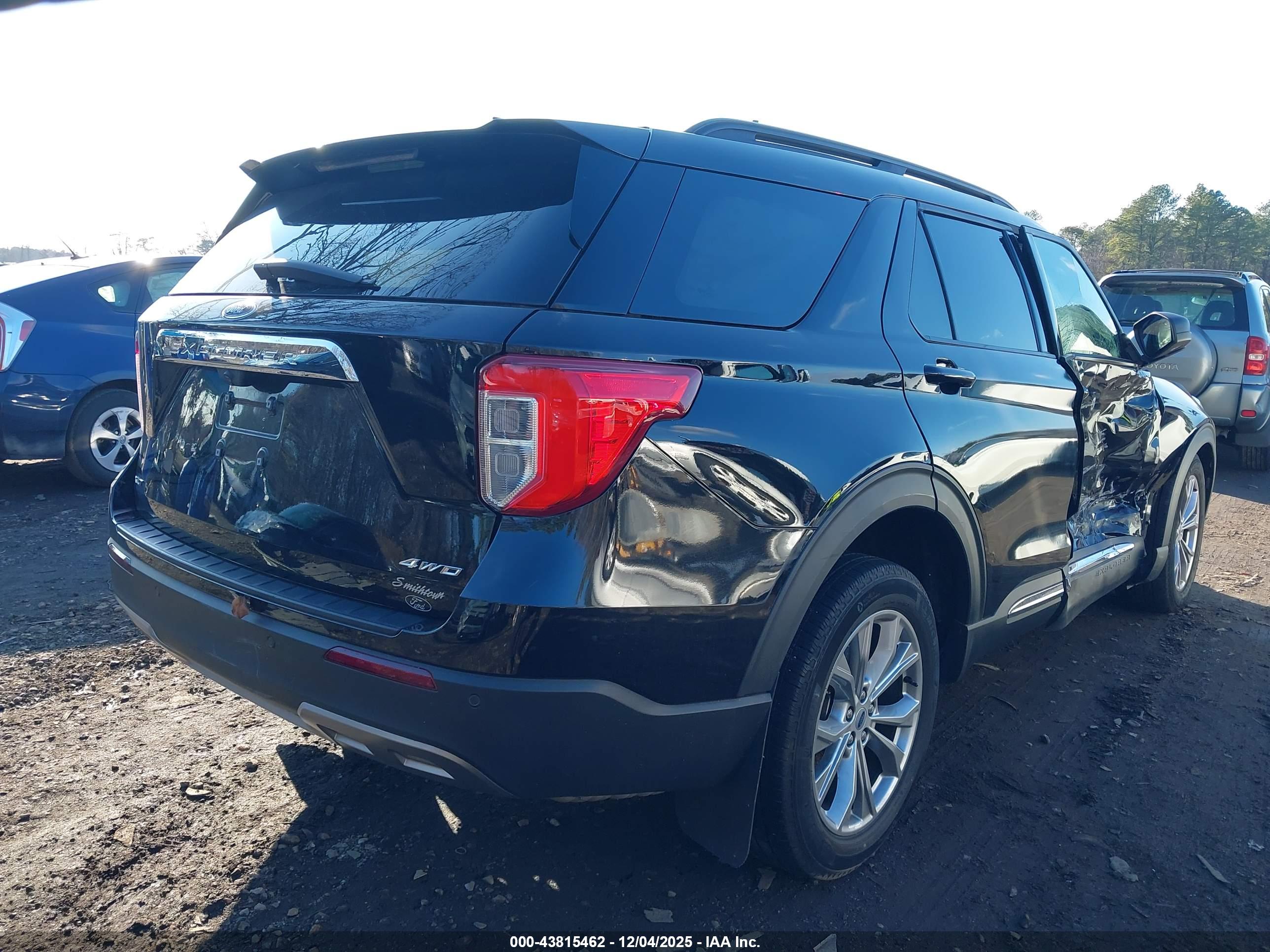 FORD EXPLORER image 4