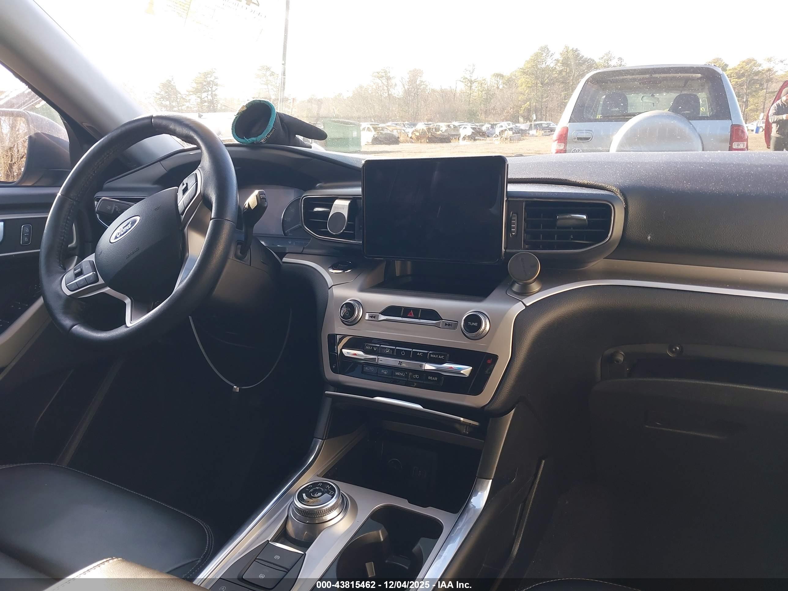 FORD EXPLORER image 5