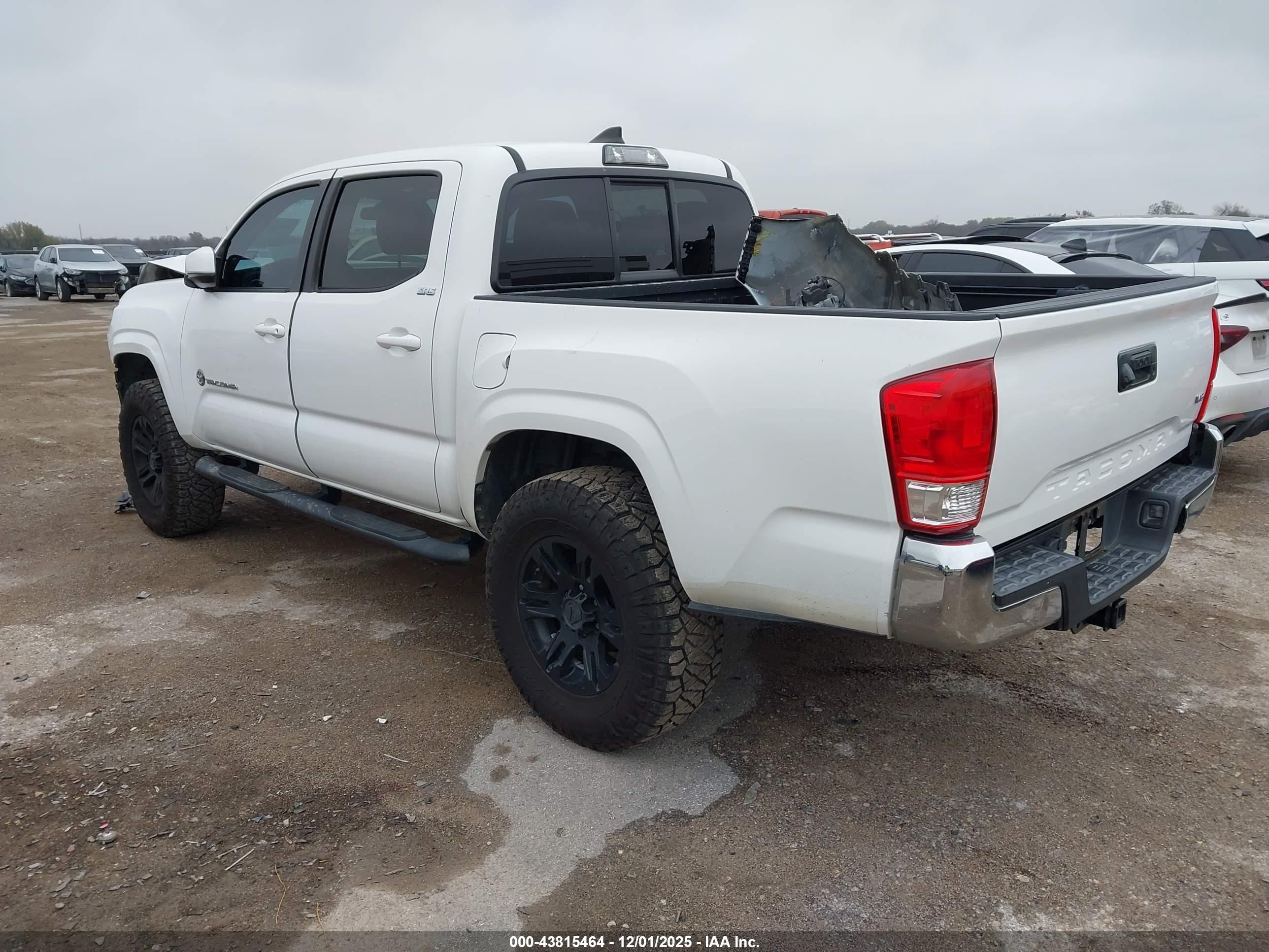 TOYOTA TACOMA image 3