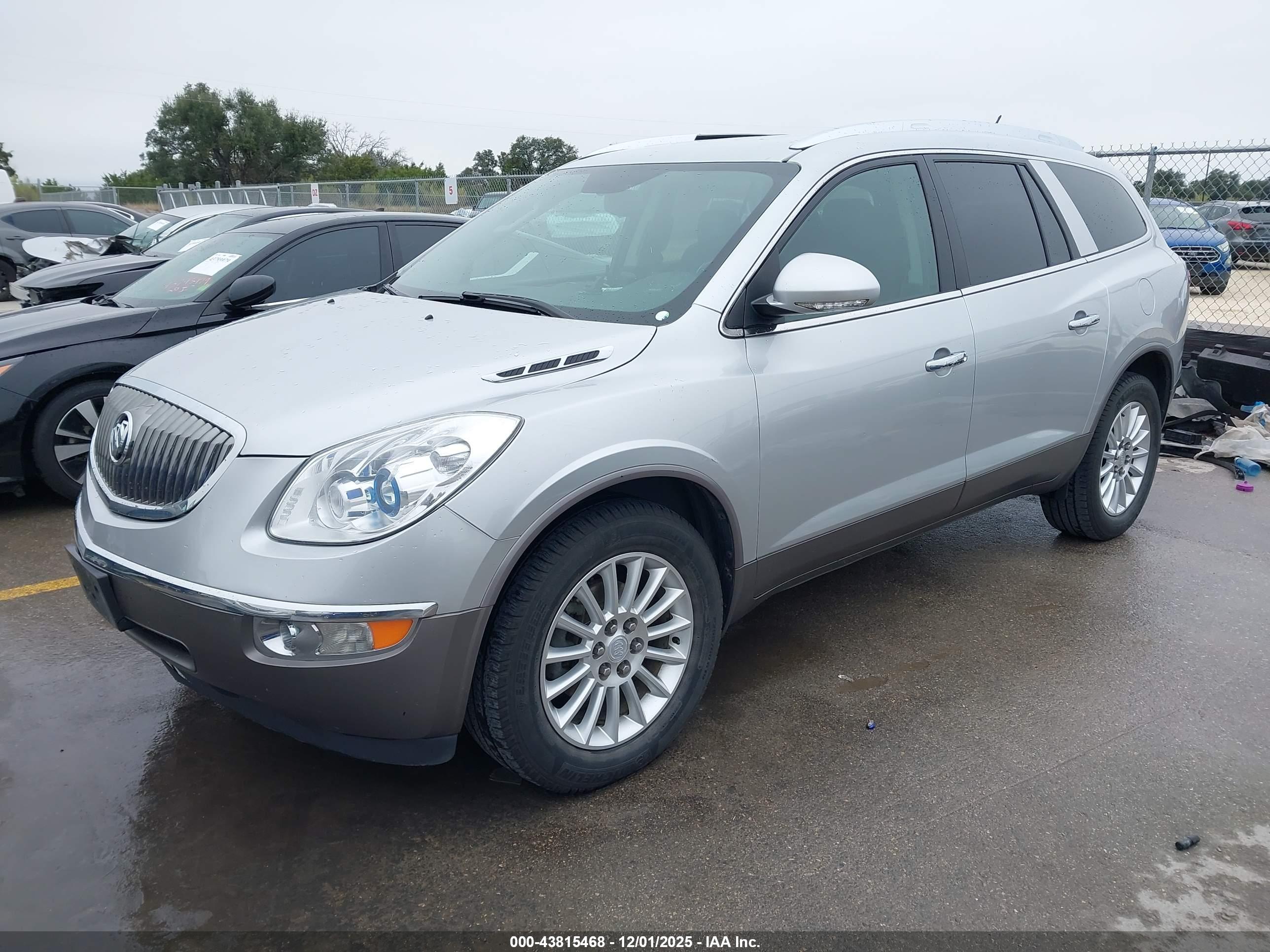 BUICK ENCLAVE image 2