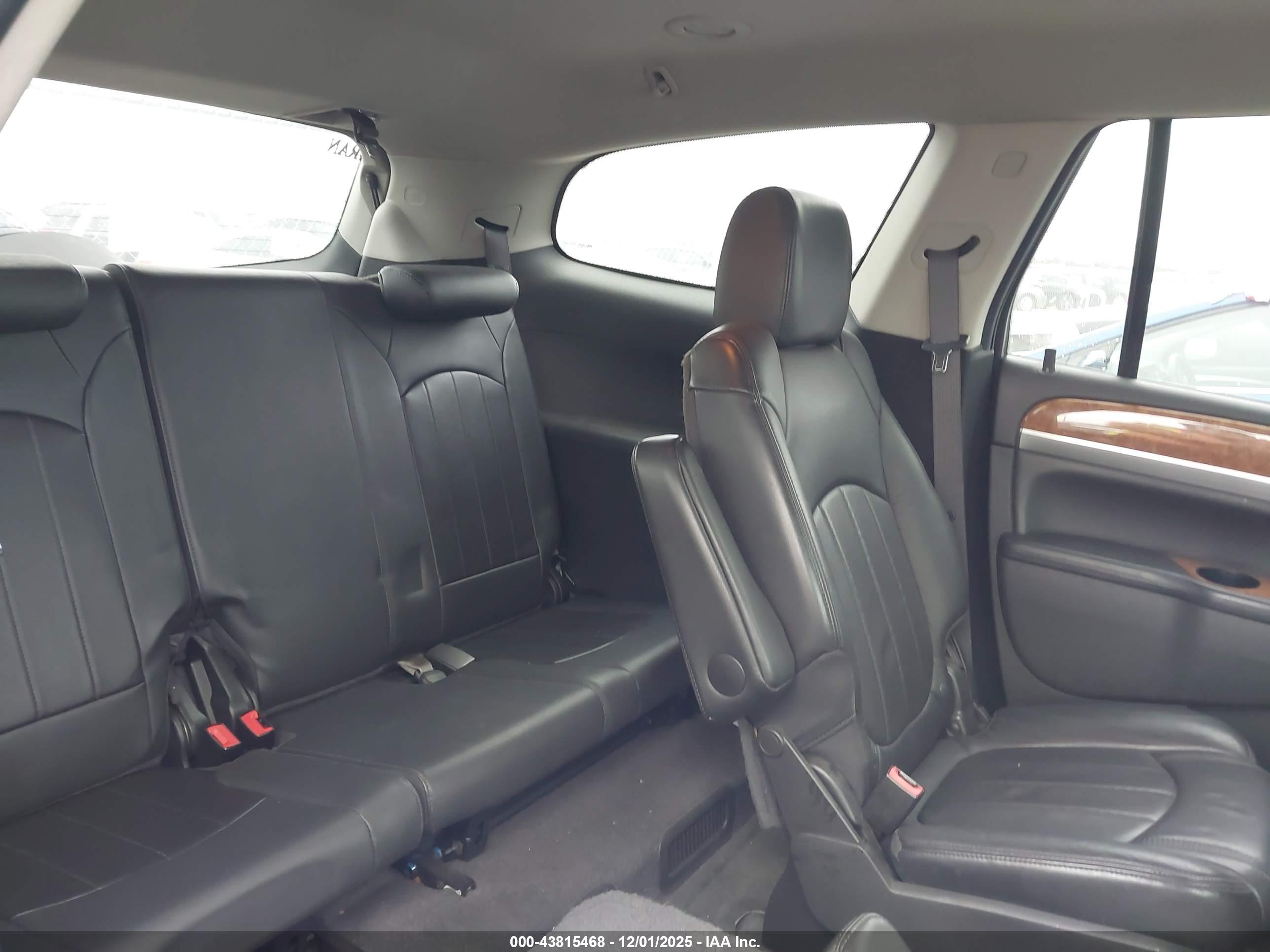 BUICK ENCLAVE image 8