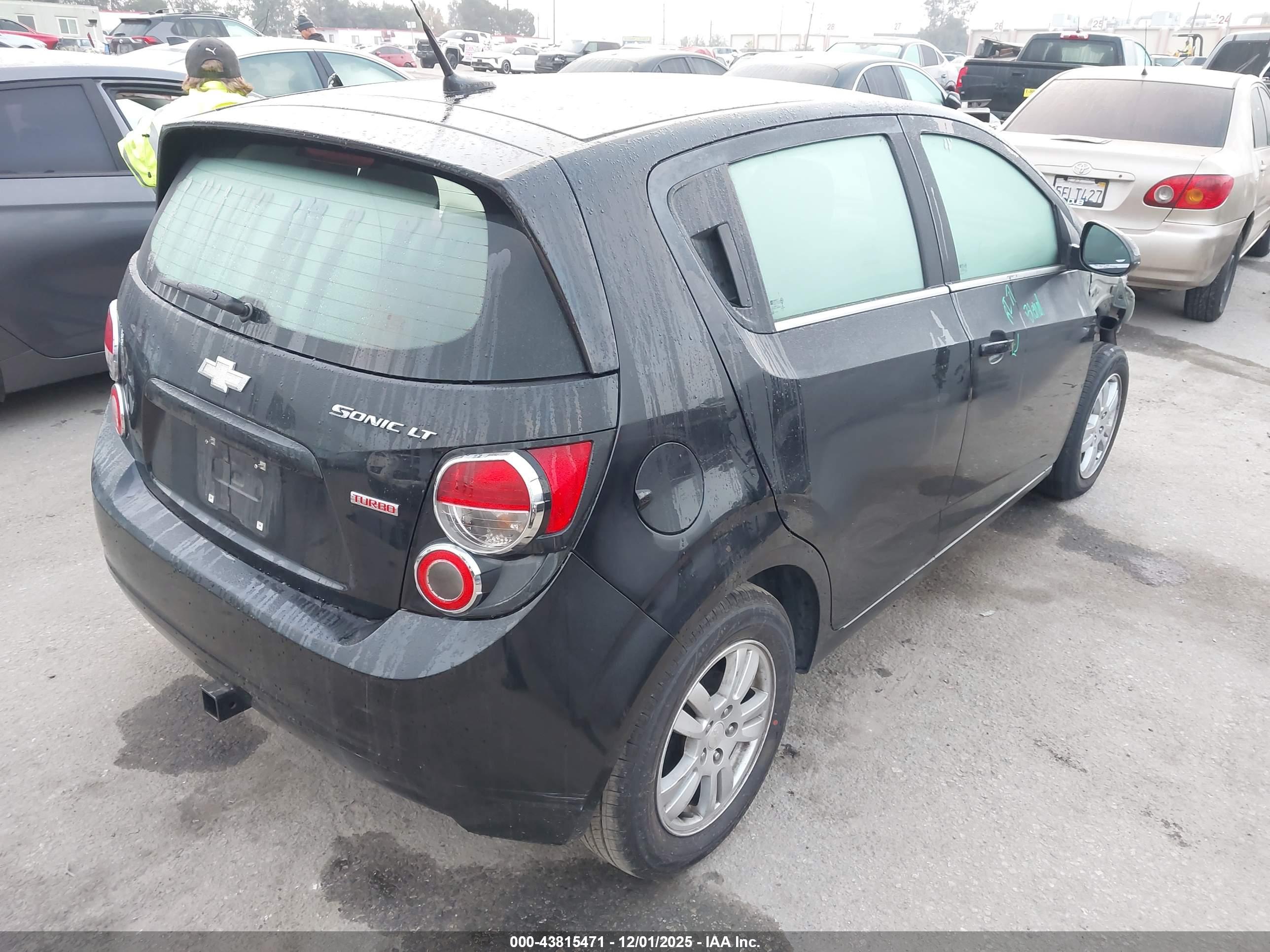 CHEVROLET SONIC image 4