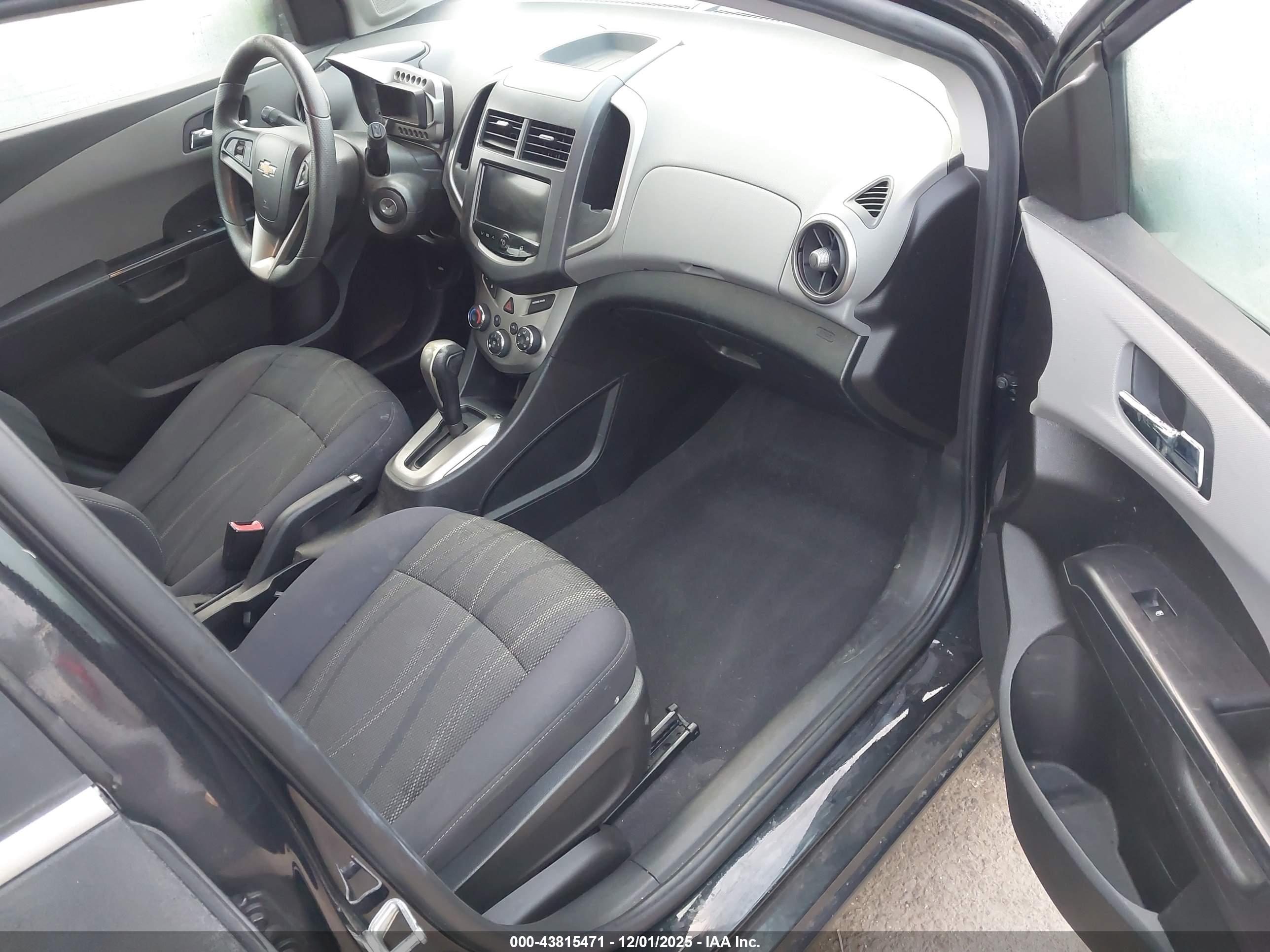 CHEVROLET SONIC image 5