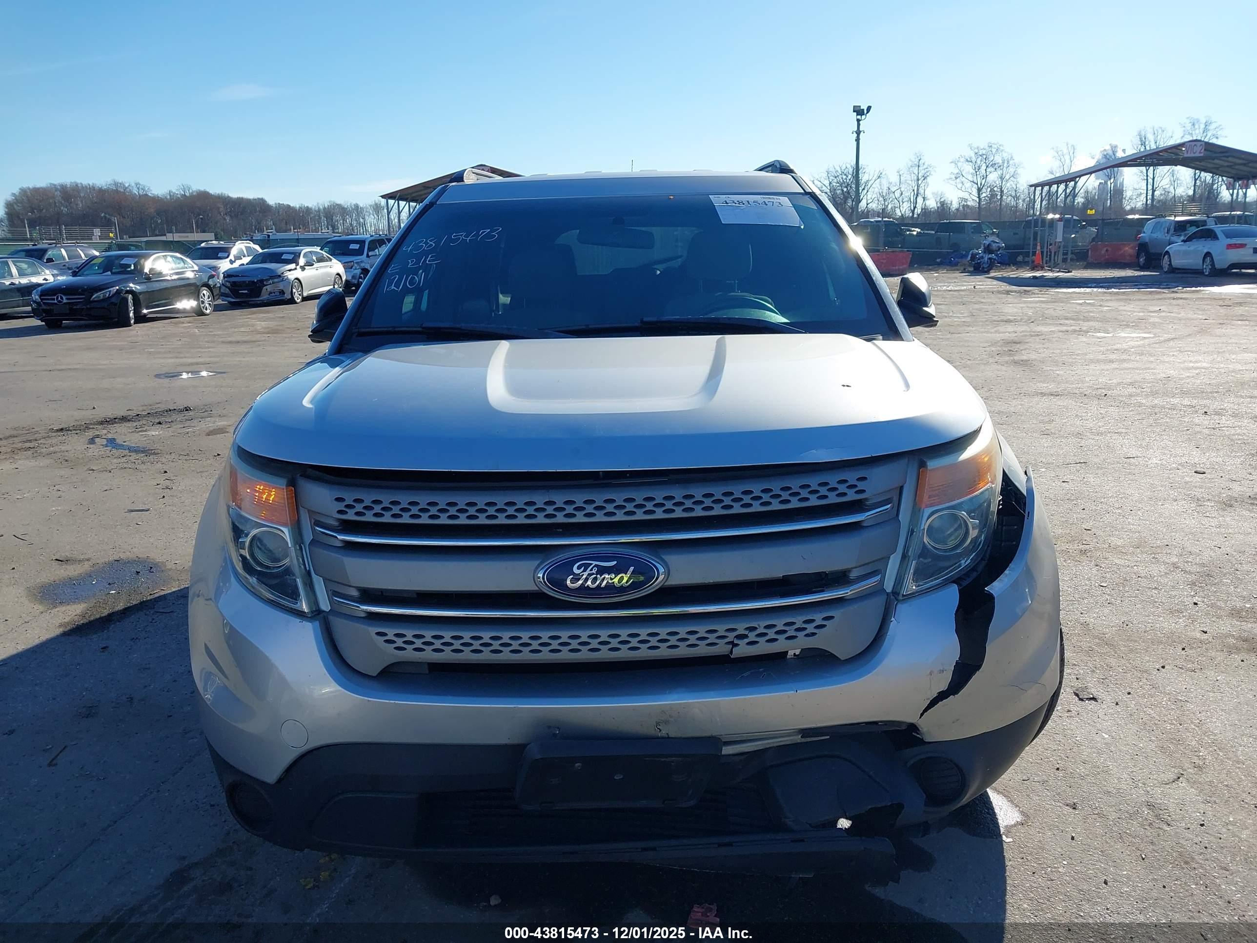 FORD EXPLORER image 6