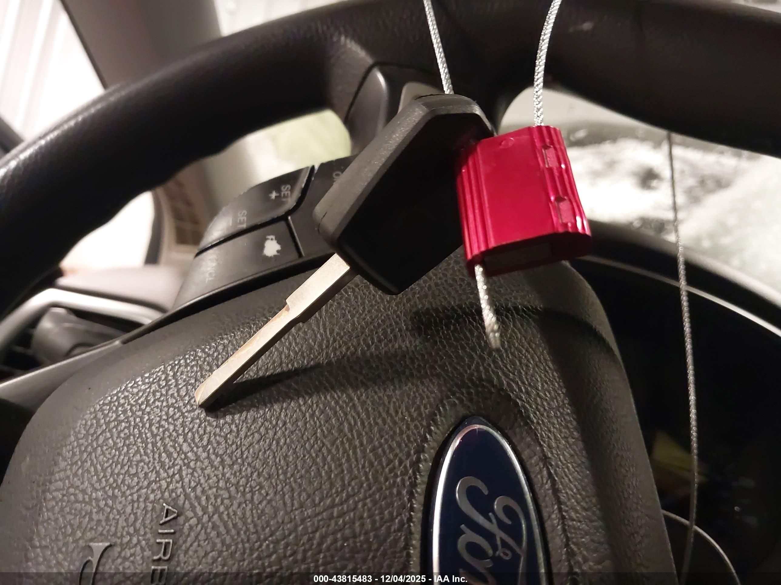 FORD FUSION image 11