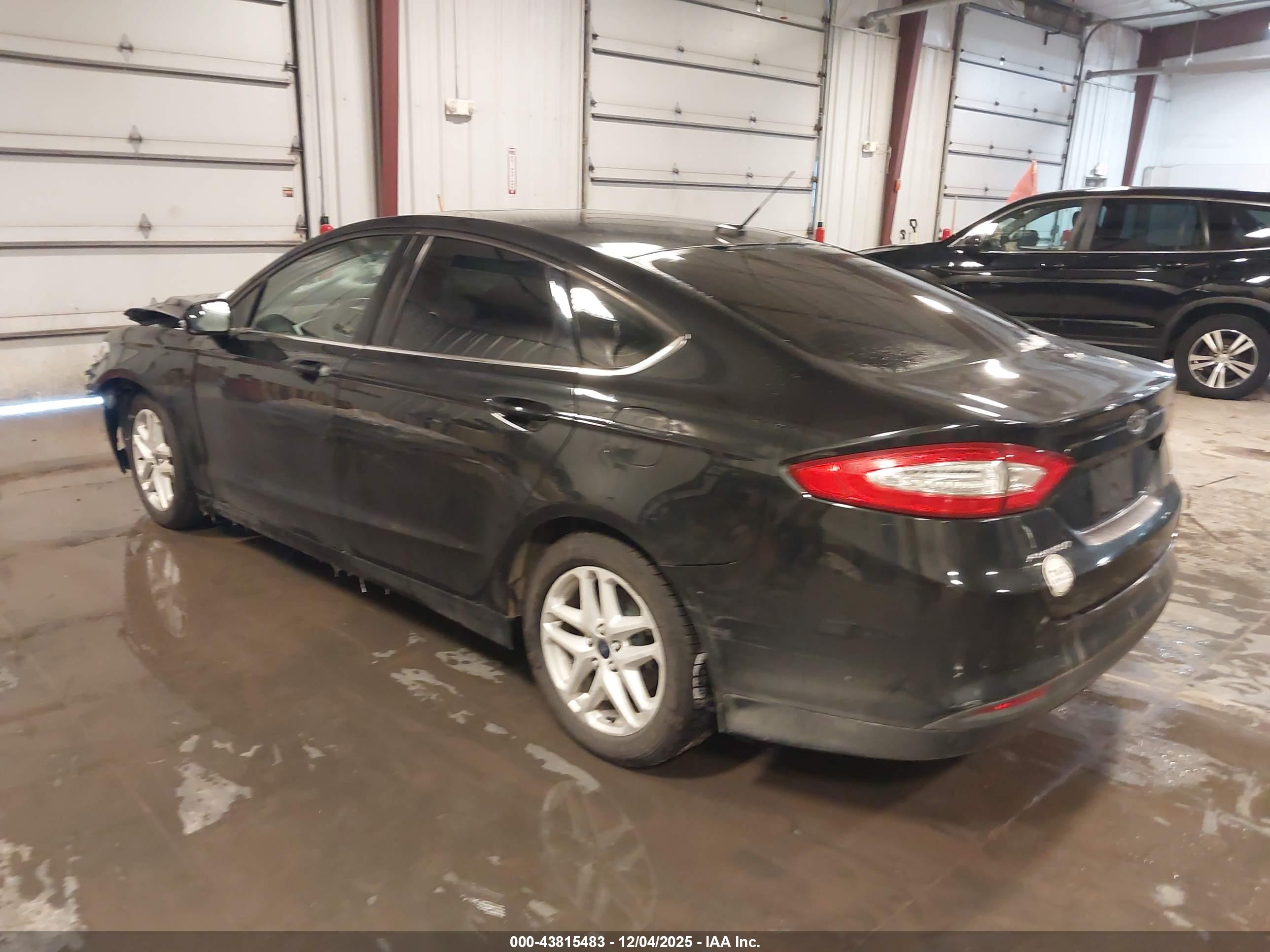 FORD FUSION image 3