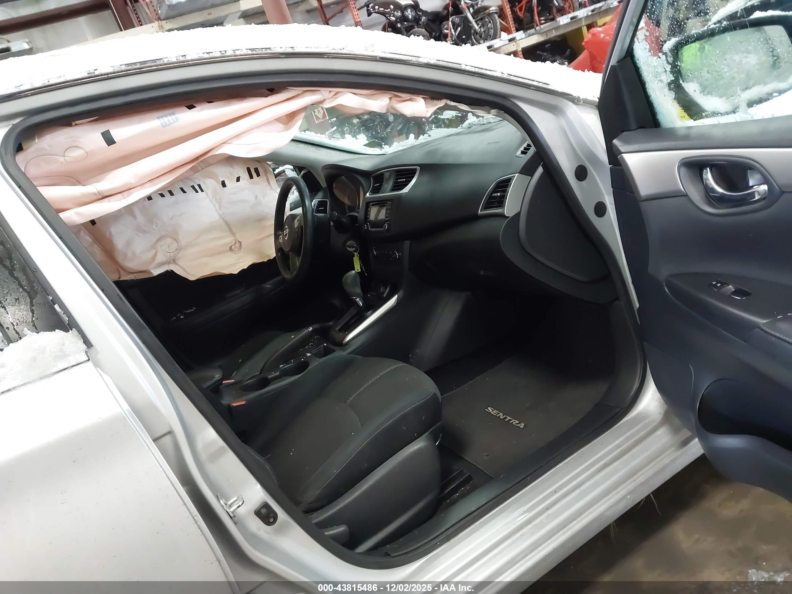 NISSAN SENTRA image 5