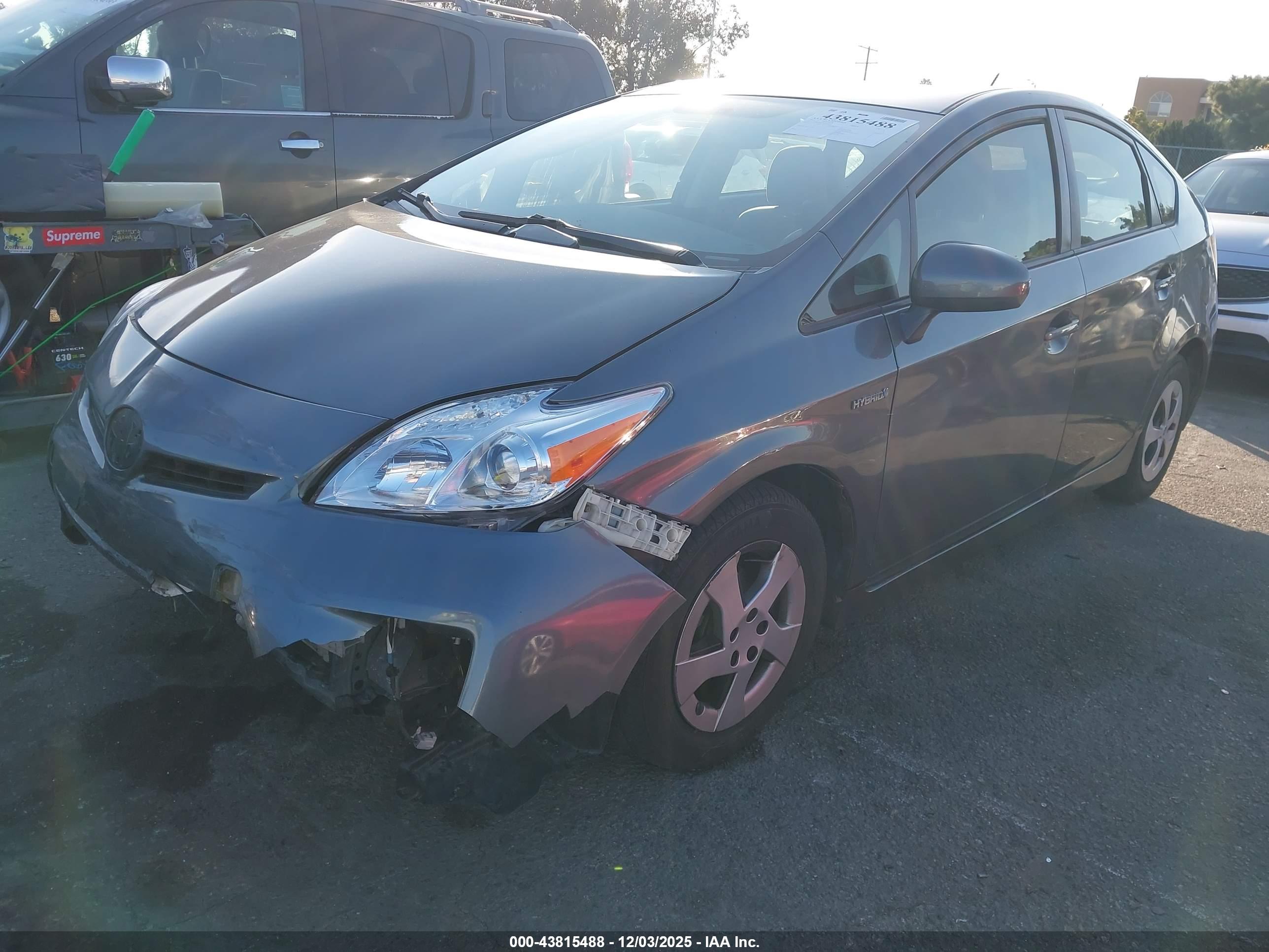 TOYOTA PRIUS image 2