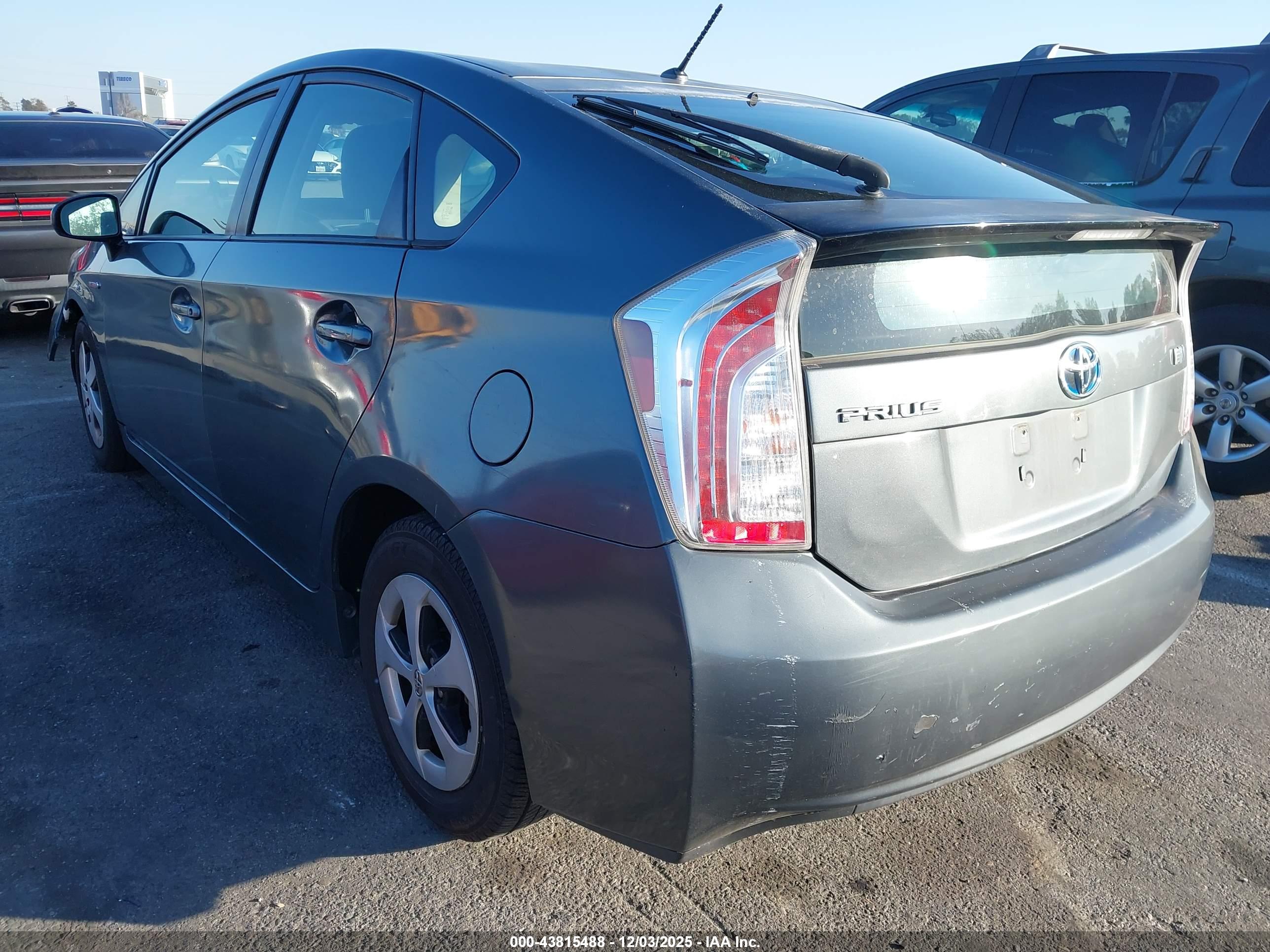 TOYOTA PRIUS image 3