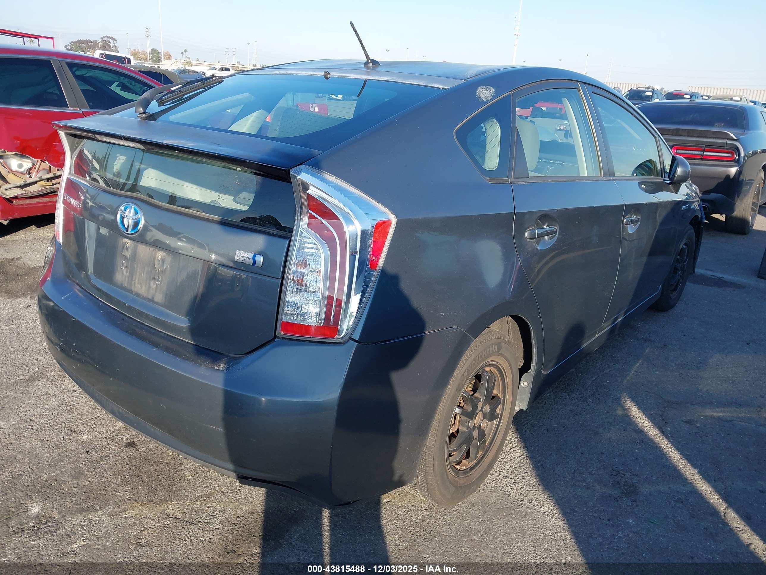 TOYOTA PRIUS image 4