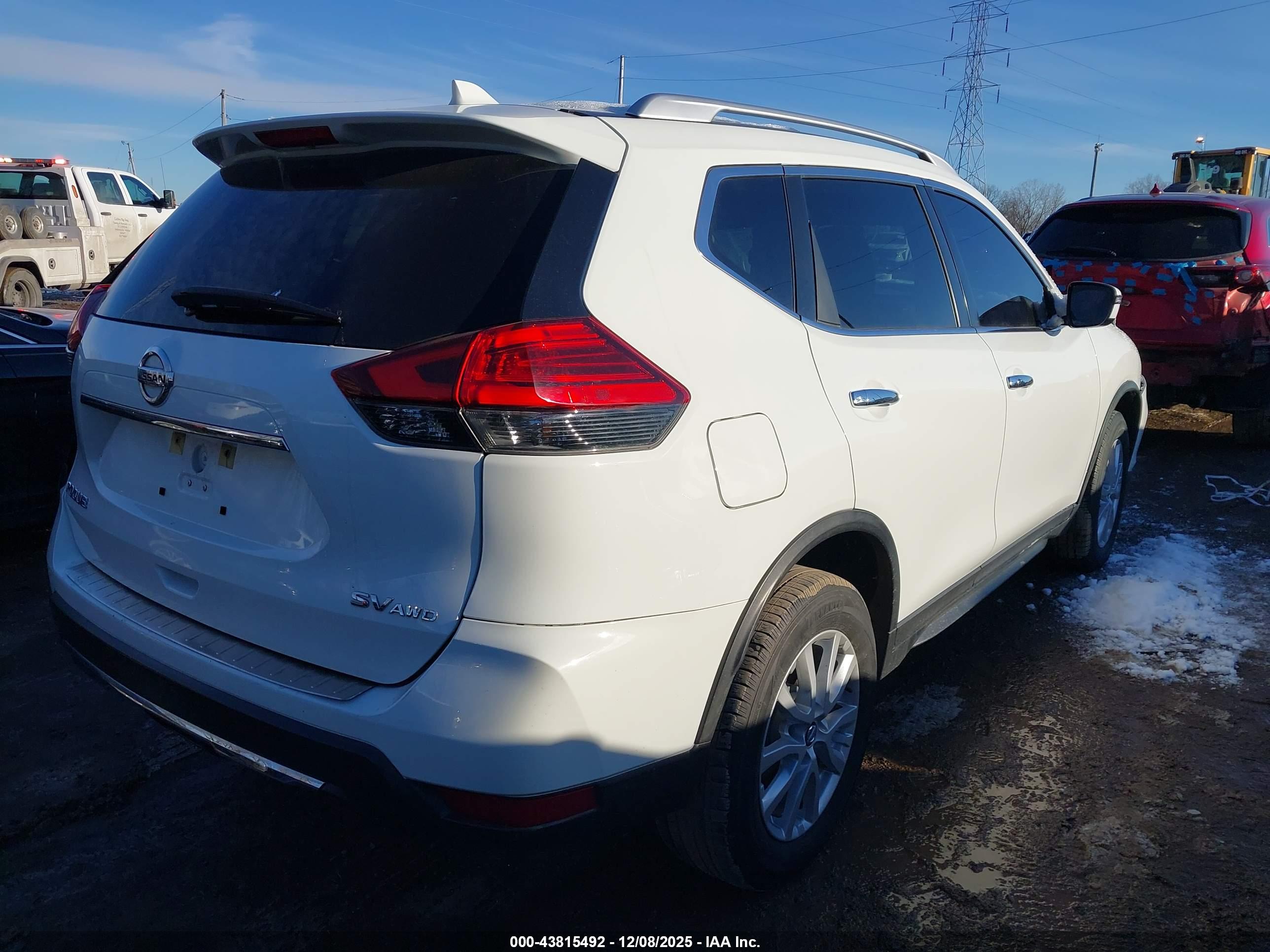 NISSAN ROGUE image 4