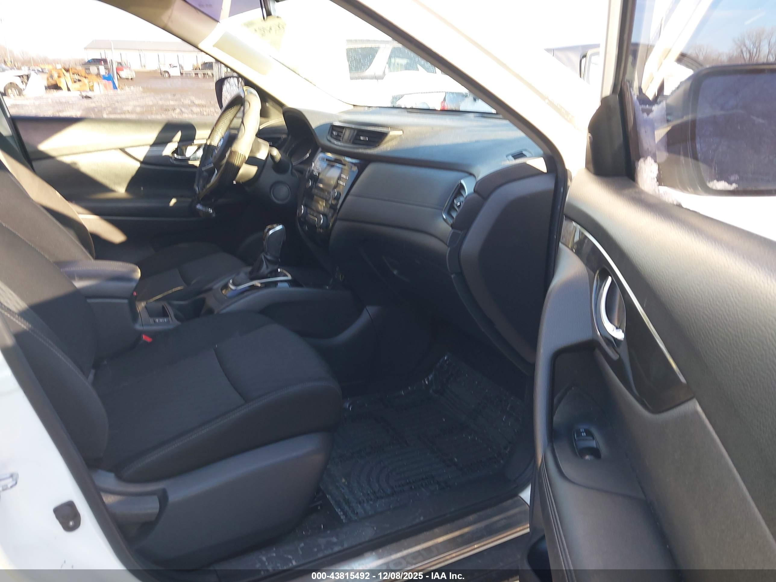 NISSAN ROGUE image 5