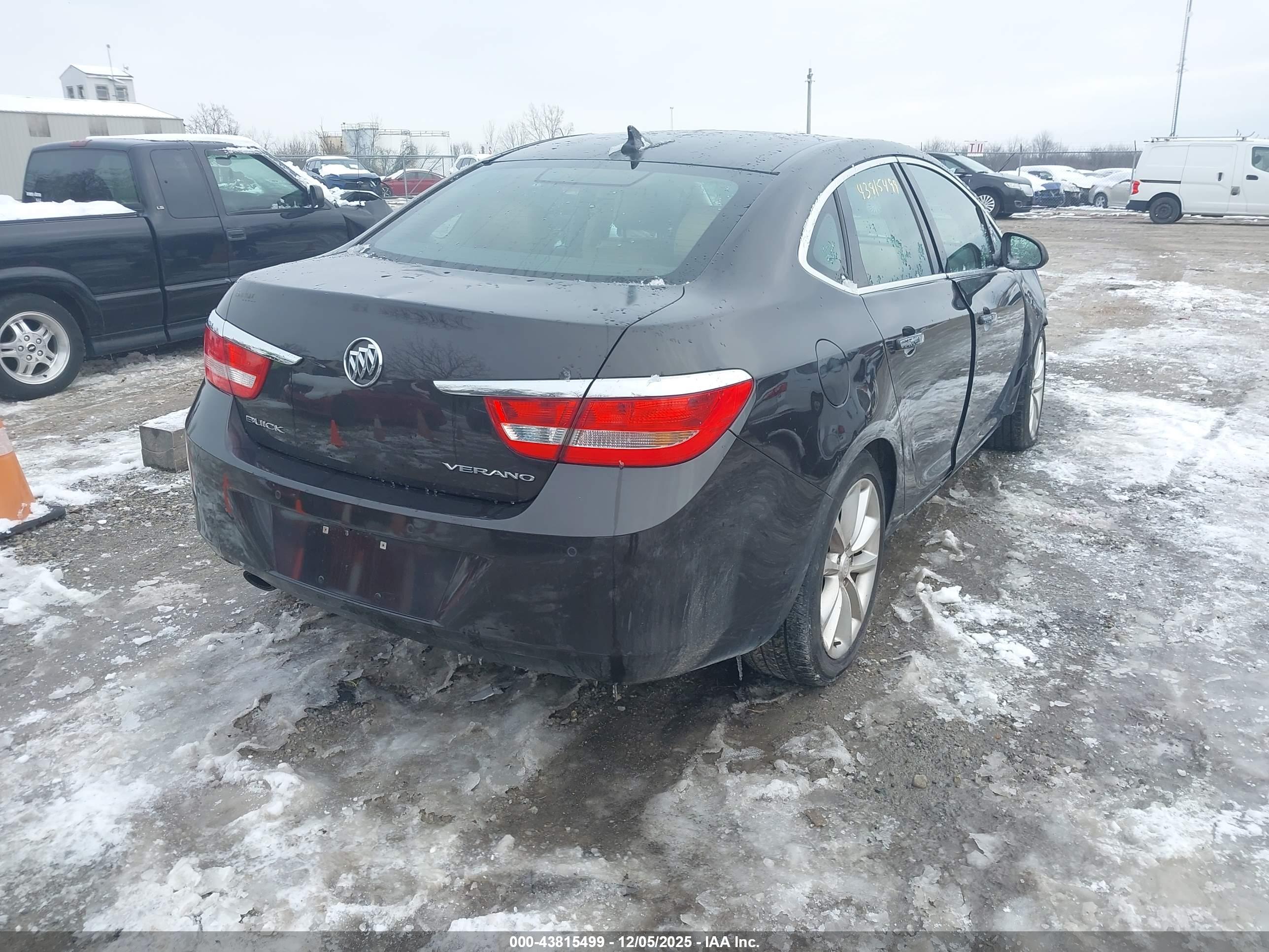 BUICK VERANO image 4