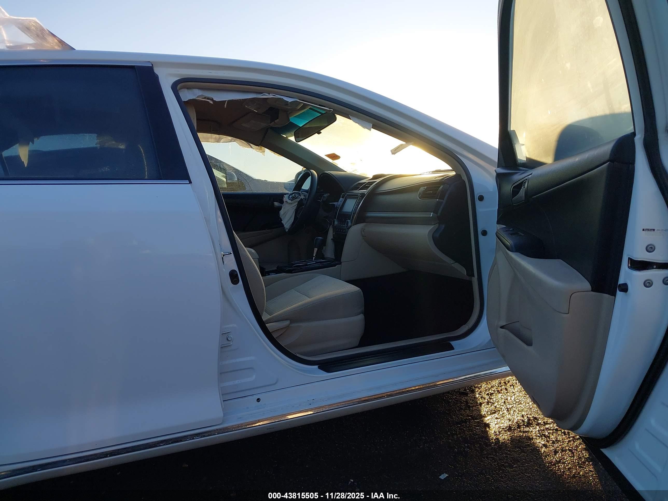 TOYOTA CAMRY image 5