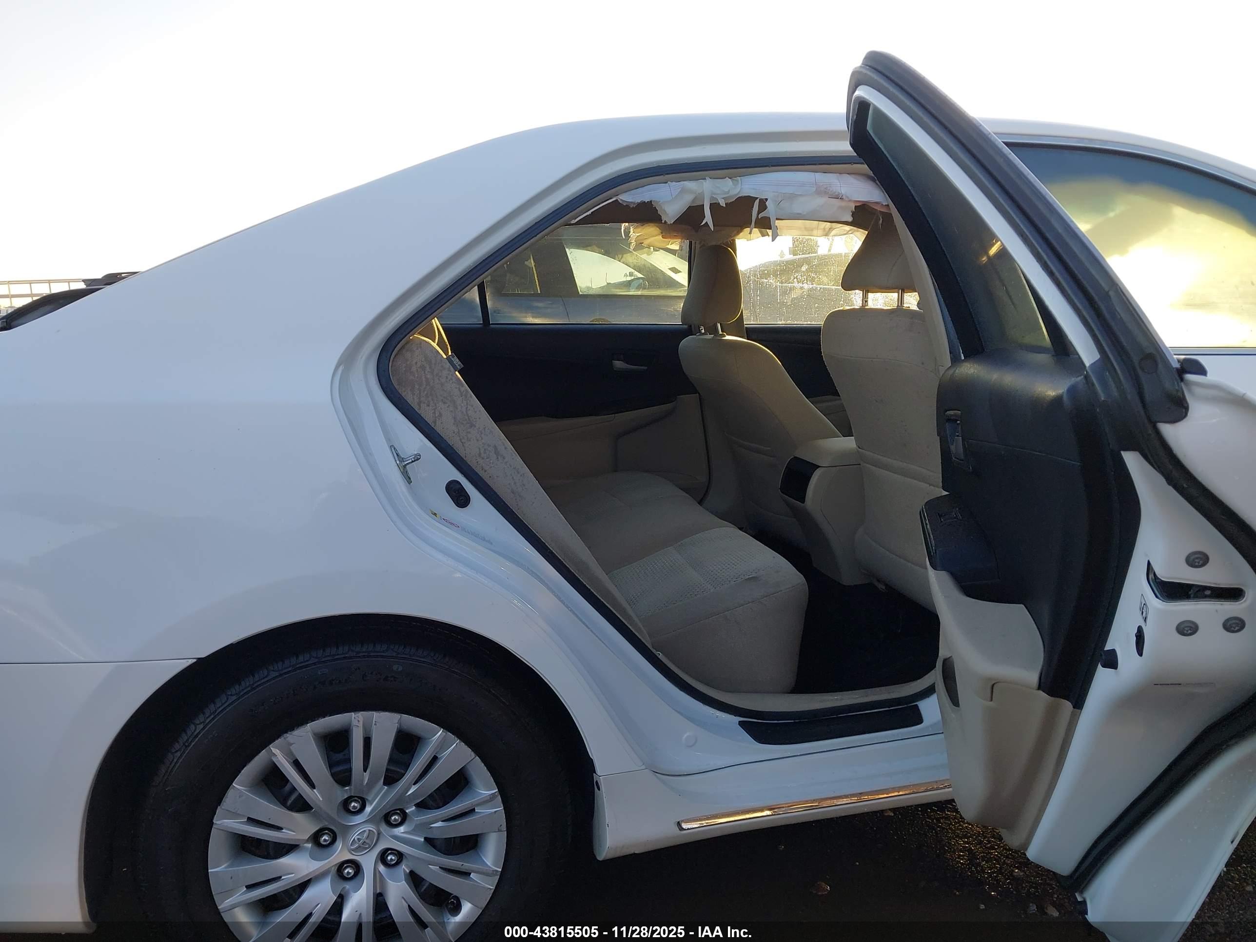 TOYOTA CAMRY image 8