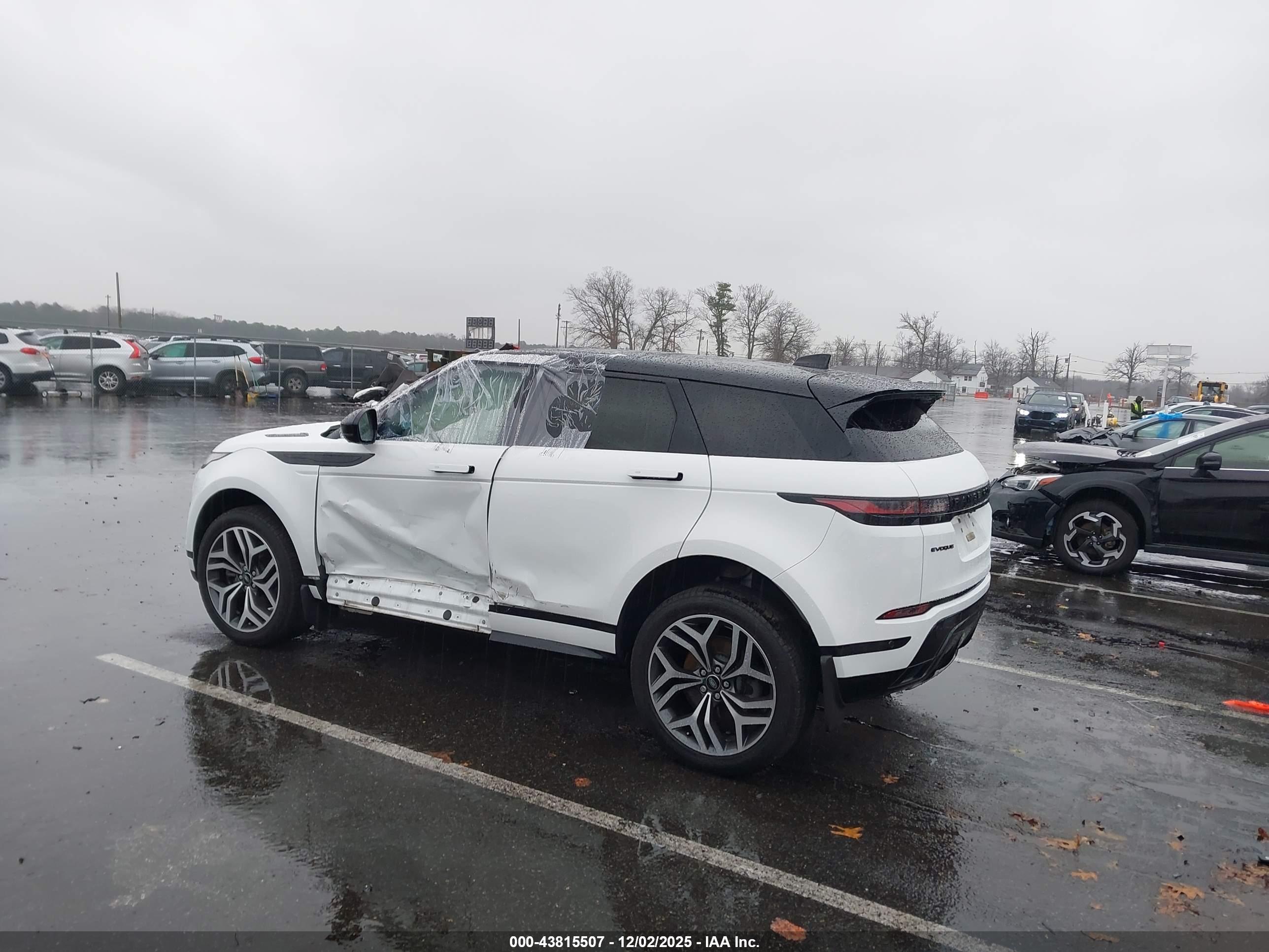 LAND ROVER image 3