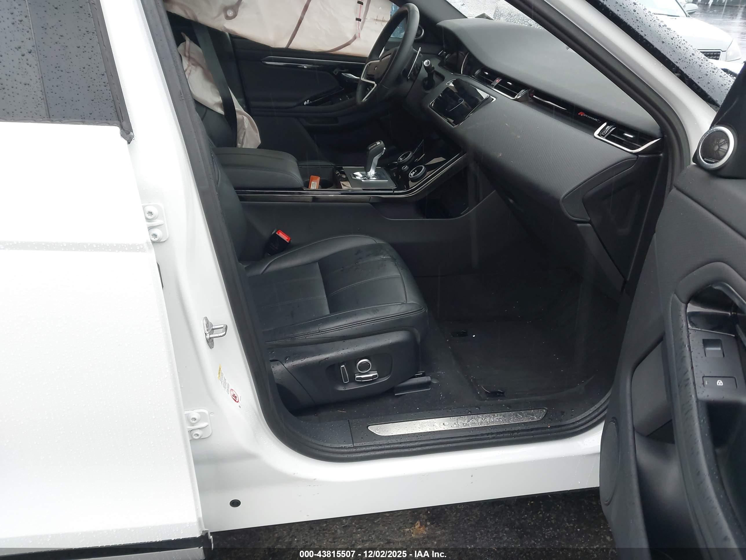 LAND ROVER image 5