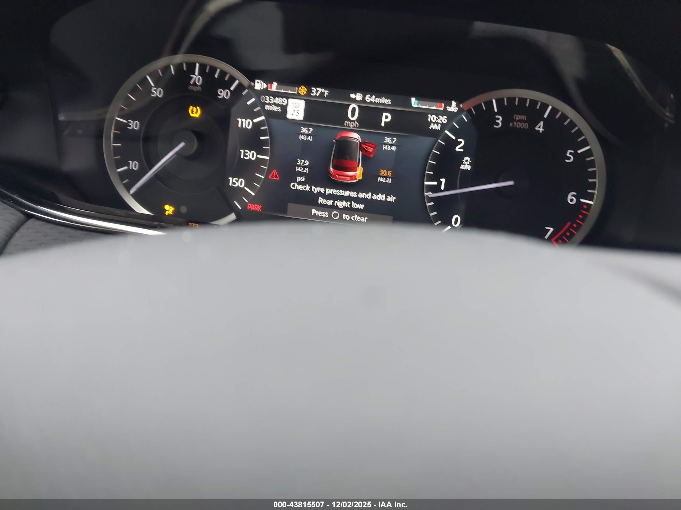 LAND ROVER image 7