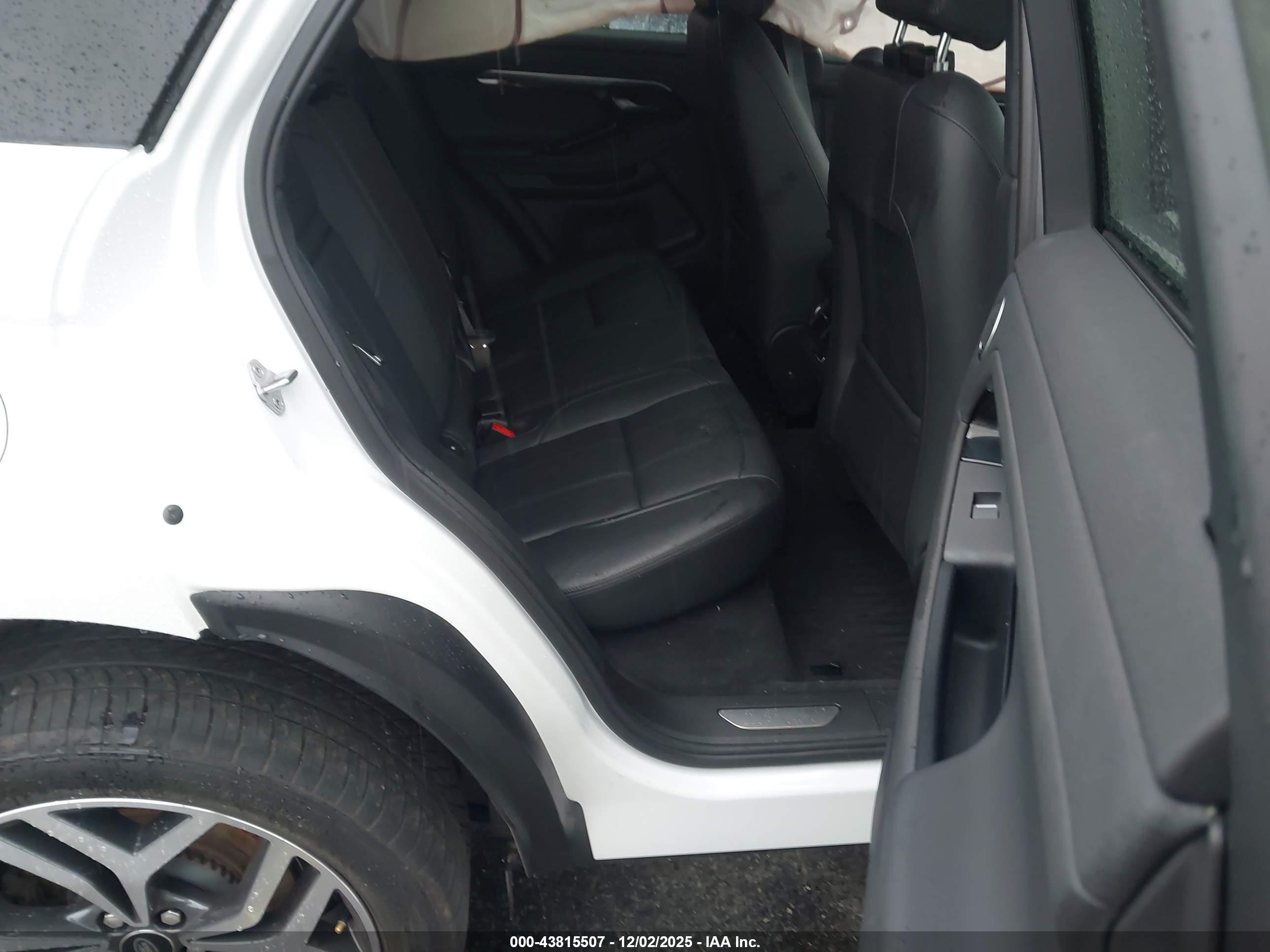 LAND ROVER image 8