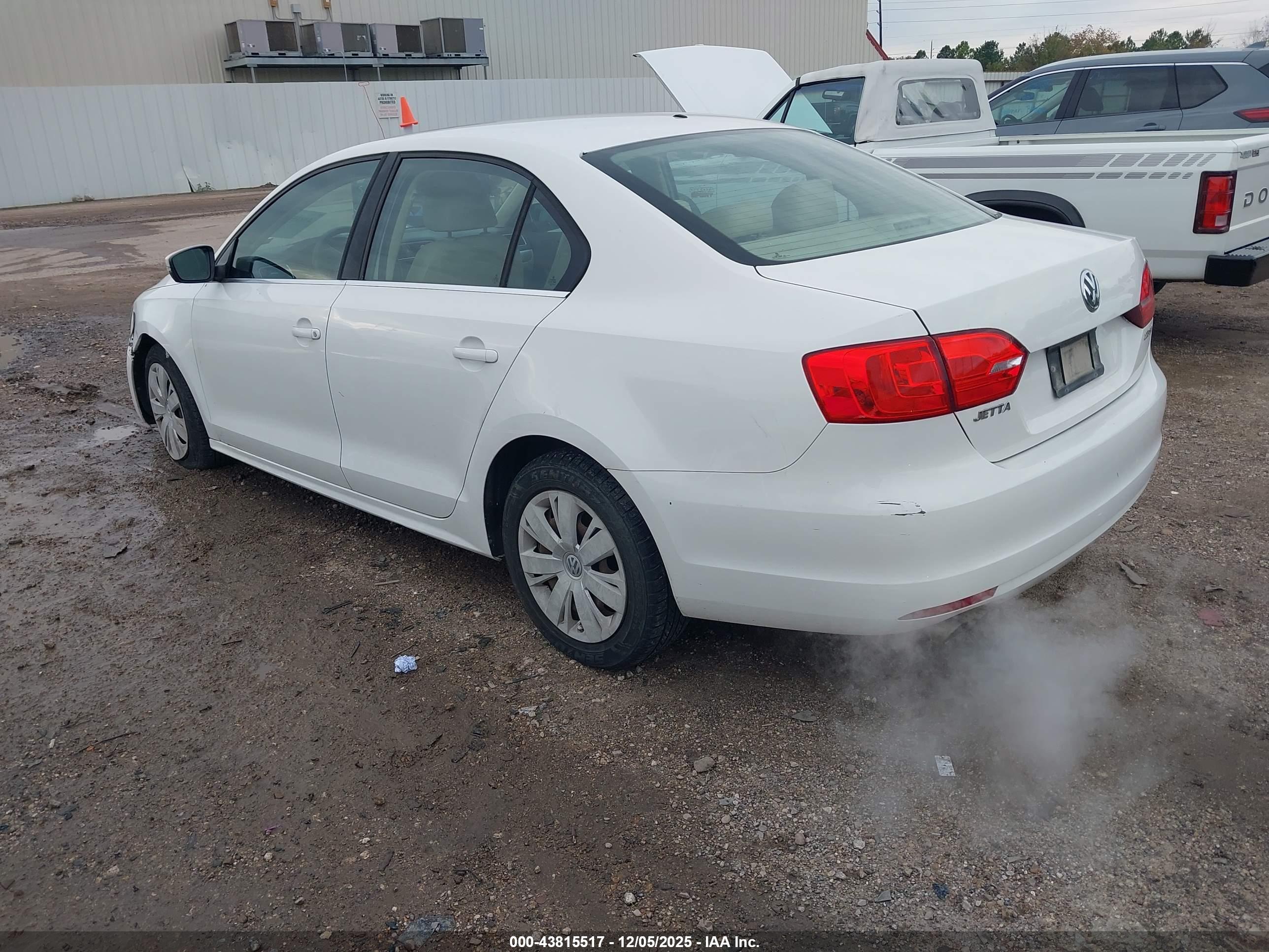 VOLKSWAGEN JETTA image 3