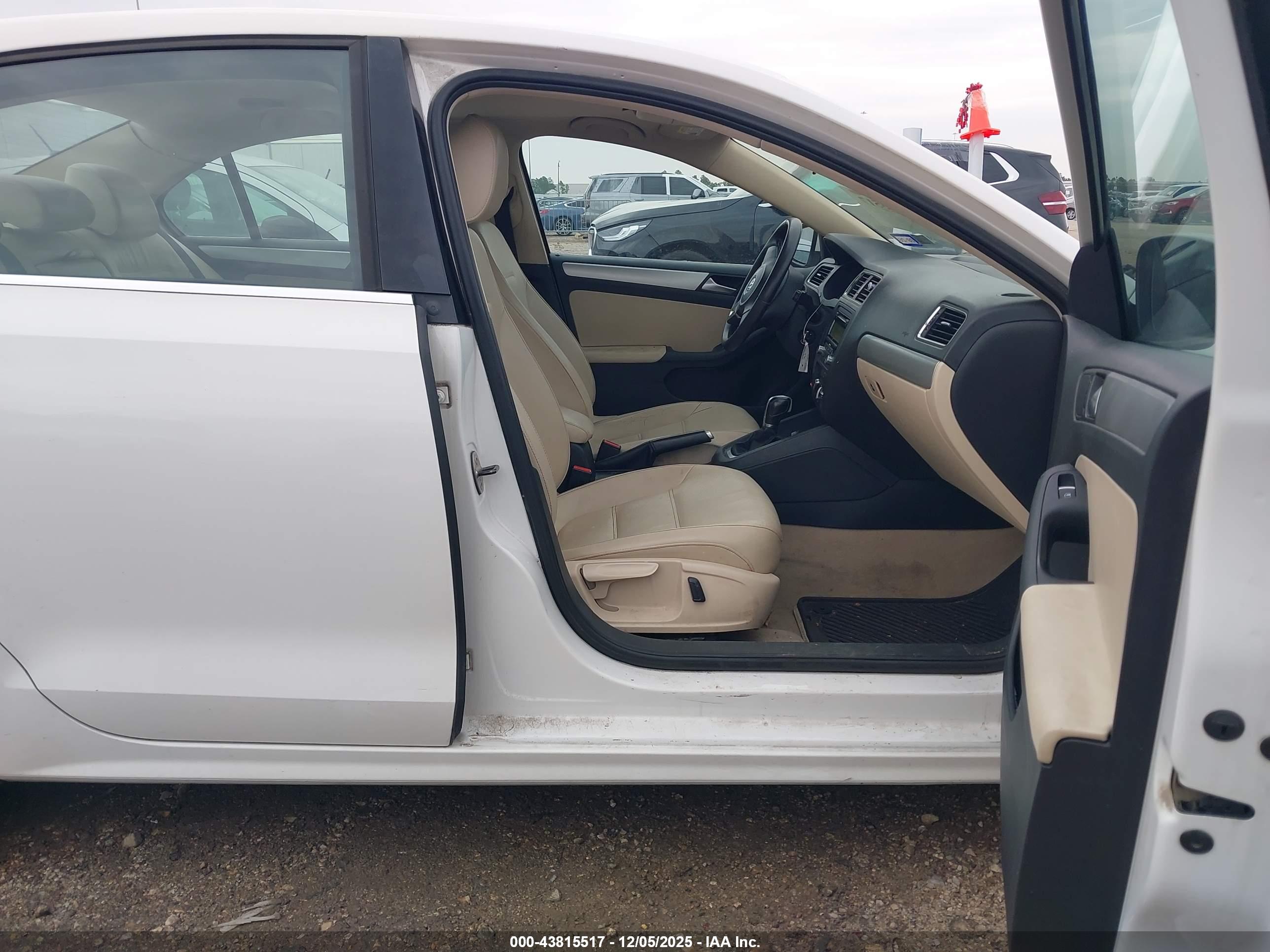 VOLKSWAGEN JETTA image 5