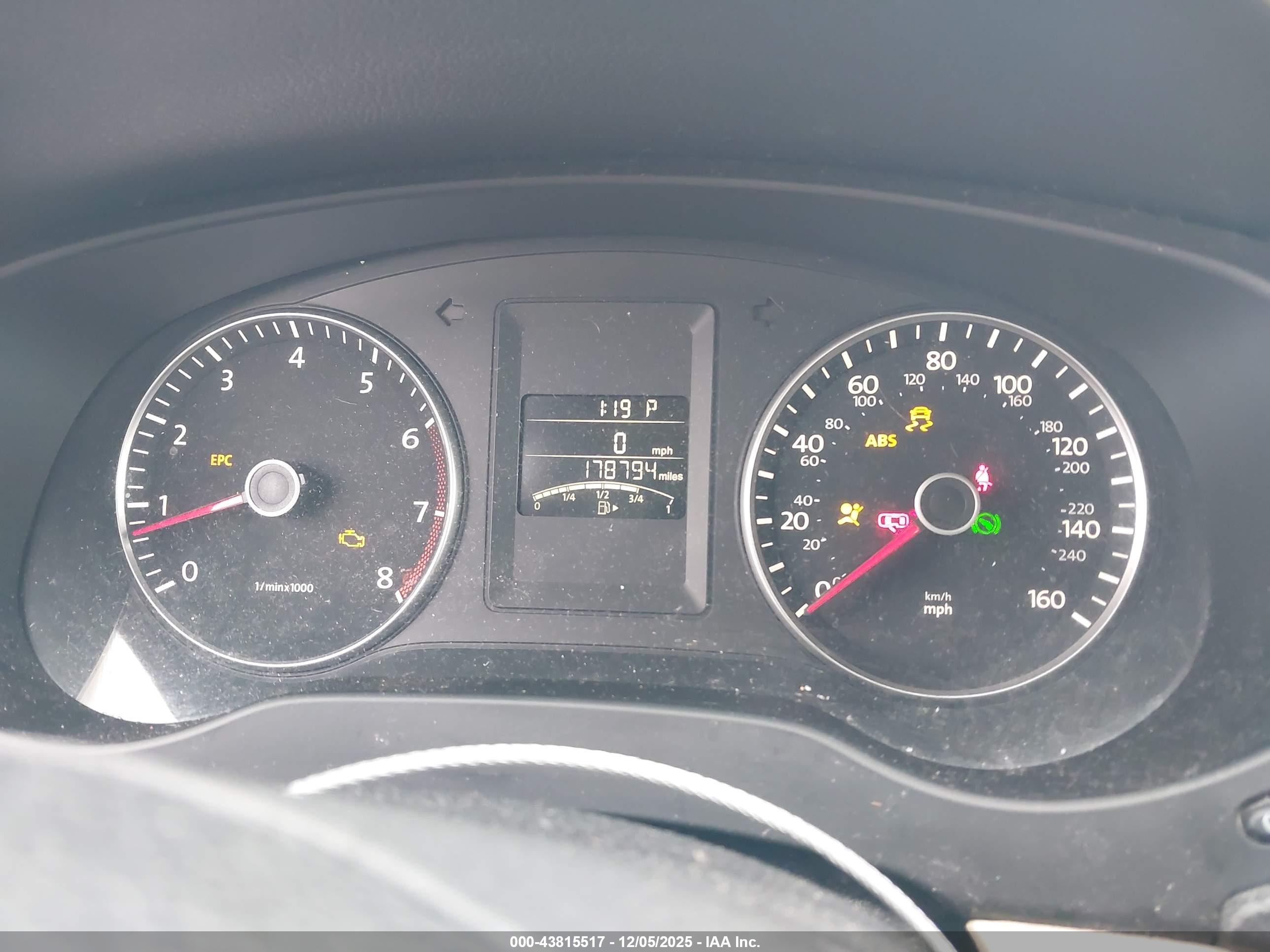VOLKSWAGEN JETTA image 7