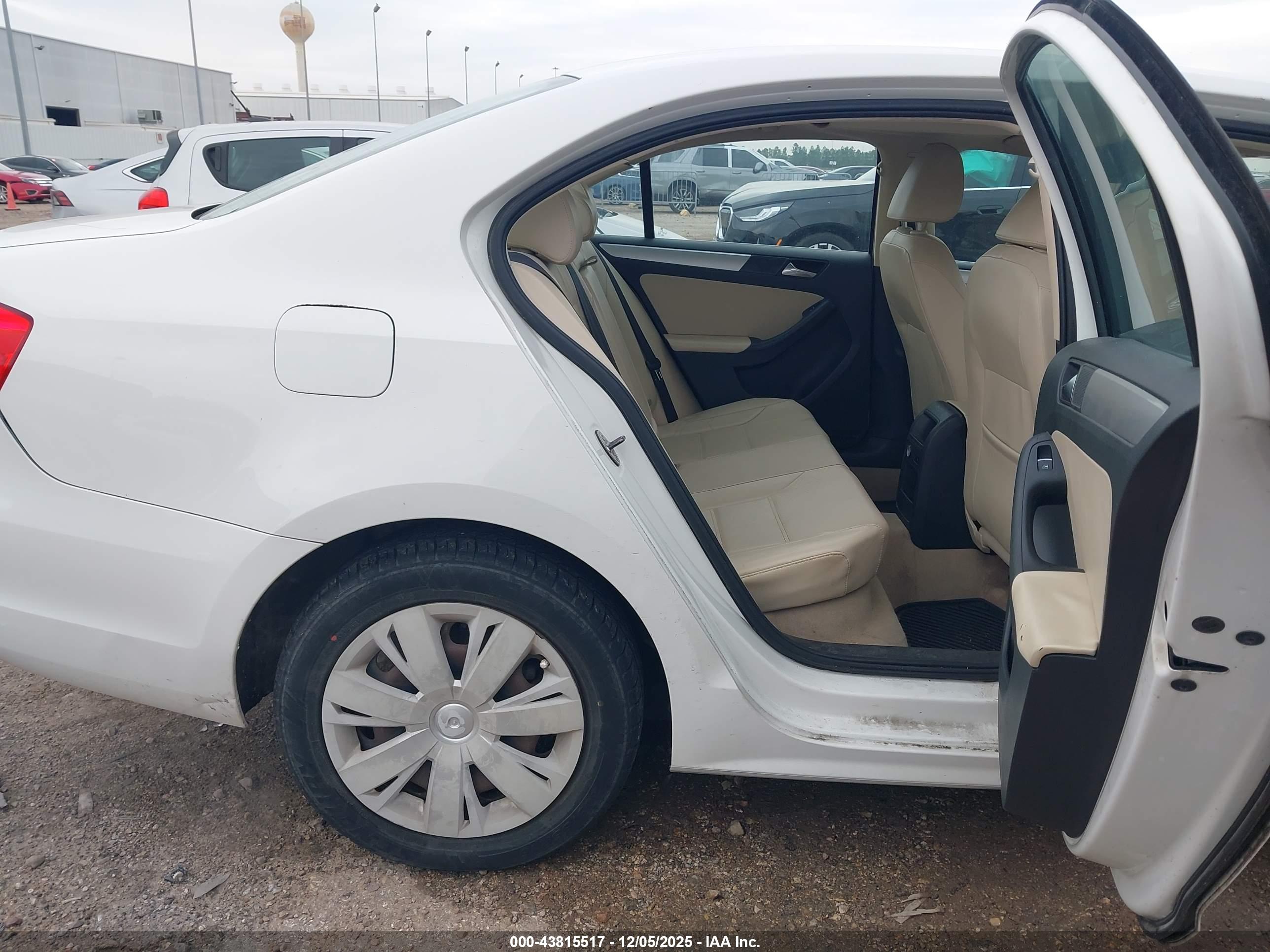 VOLKSWAGEN JETTA image 8